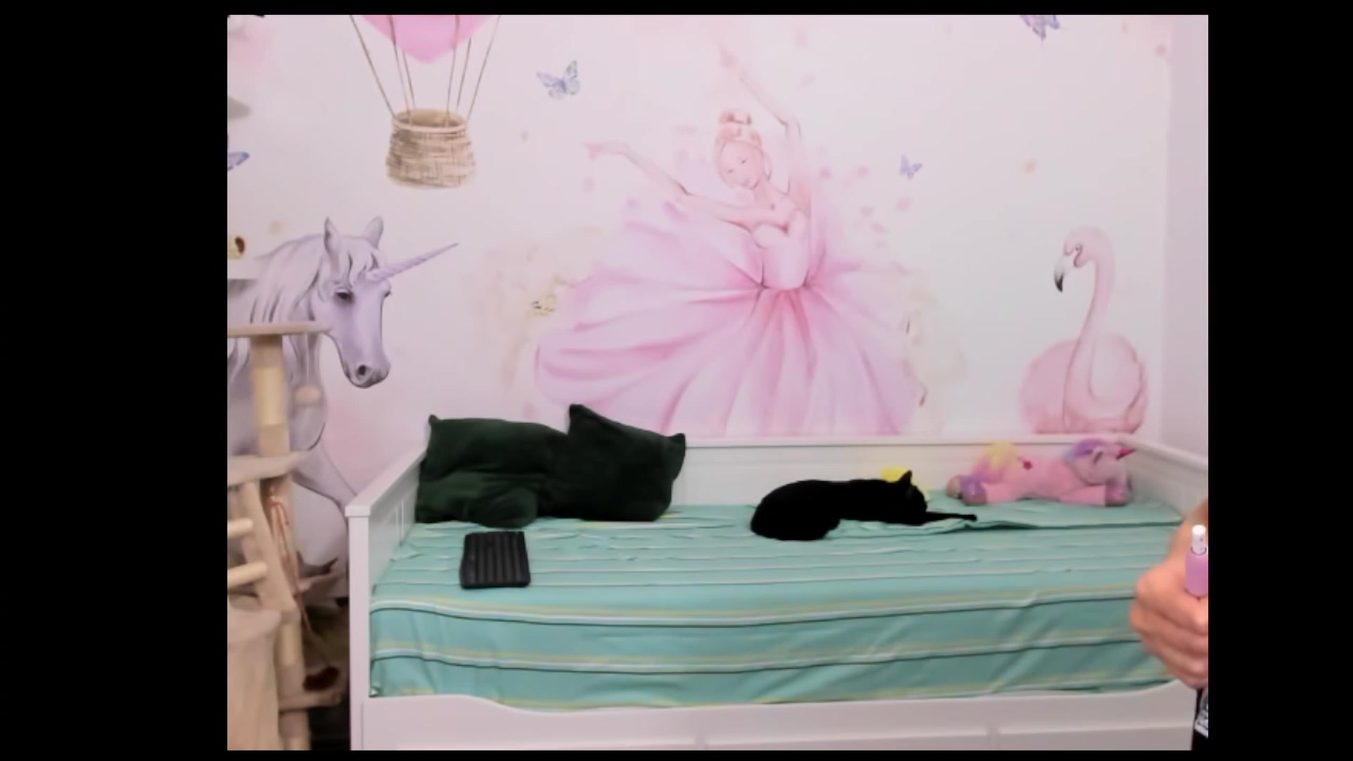 Gallery image thumbnail from BelovedKhlloe's myfreecams stream on, 03/06/2023, 08:59 image 2 of 20