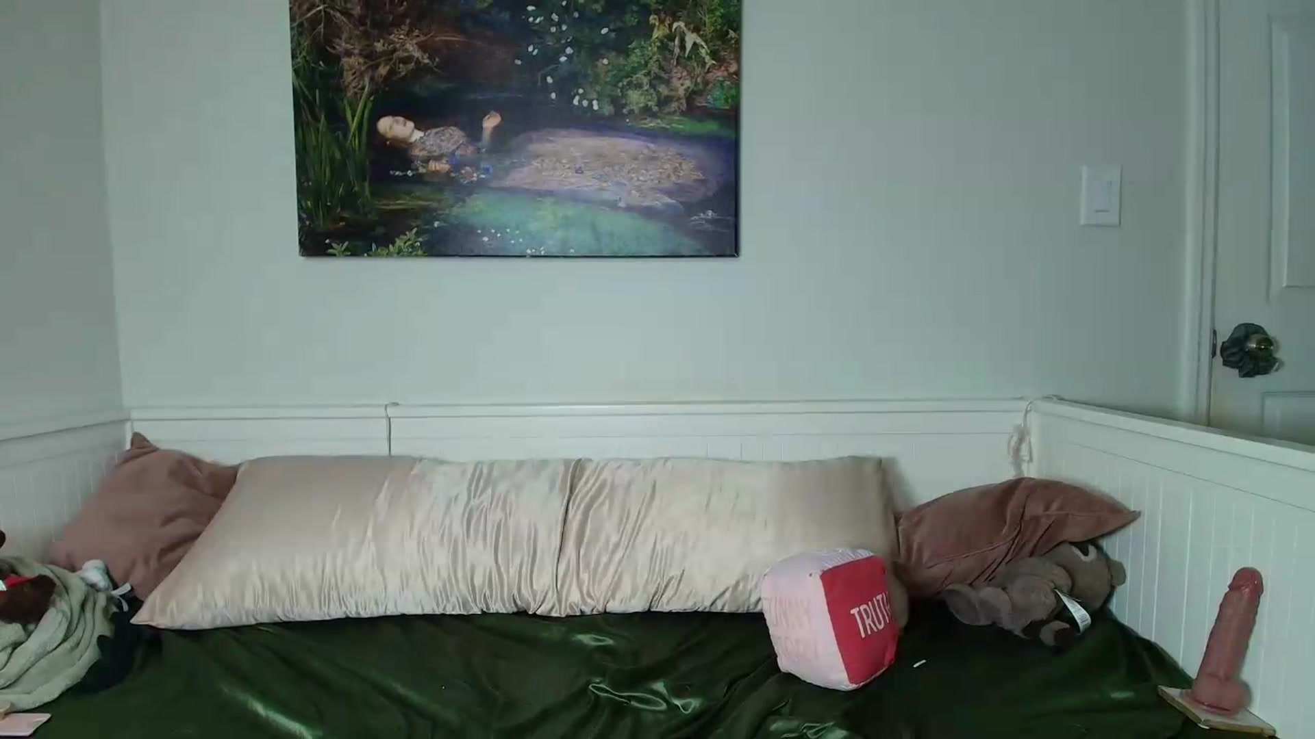 Gallery image thumbnail from Belphoebe's myfreecams stream on, 05/19/2026, 04:11 image 10 of 20