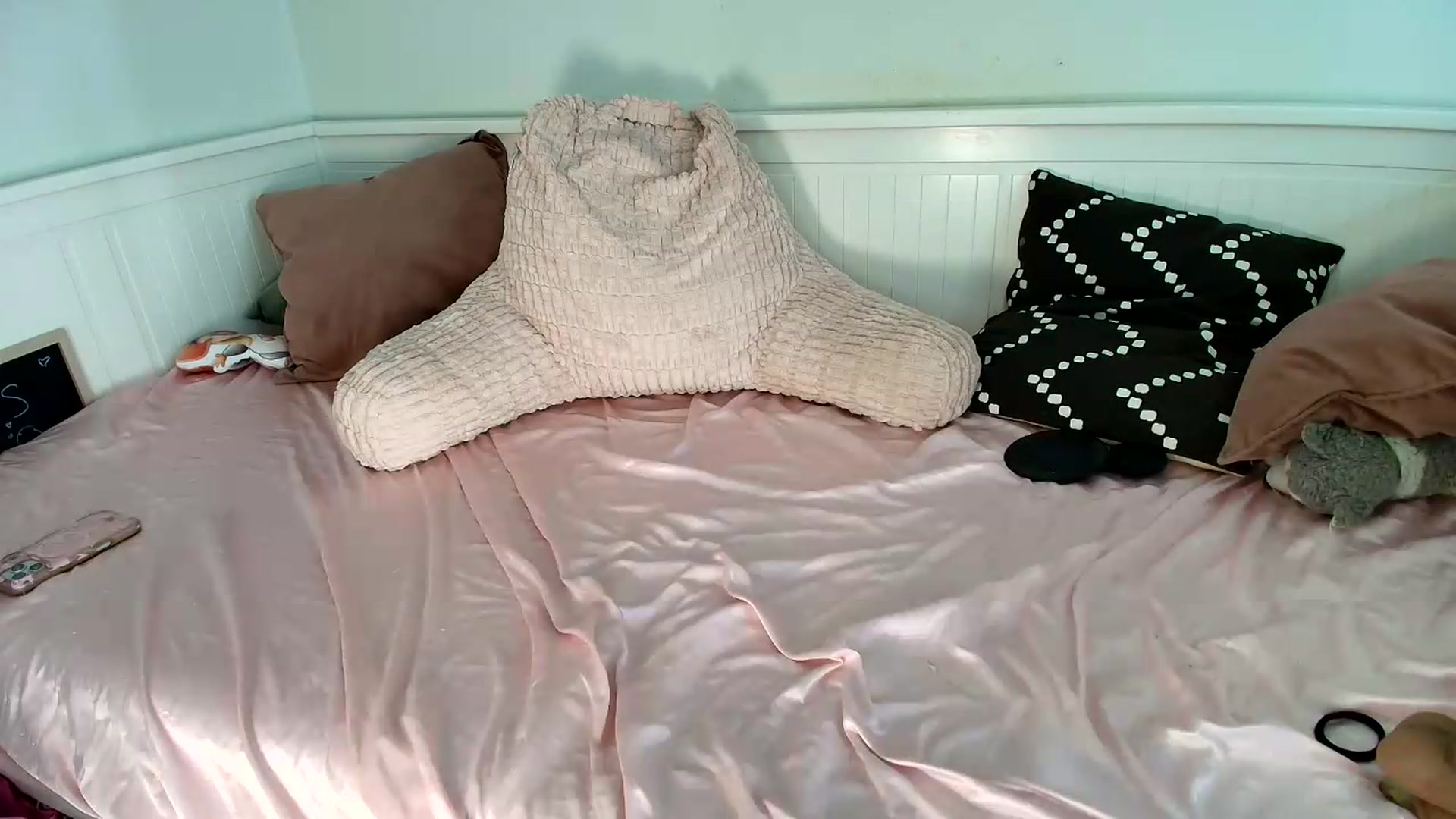 Gallery image thumbnail from Belphoebe's myfreecams stream on, 06/04/2026, 04:09 image 15 of 20