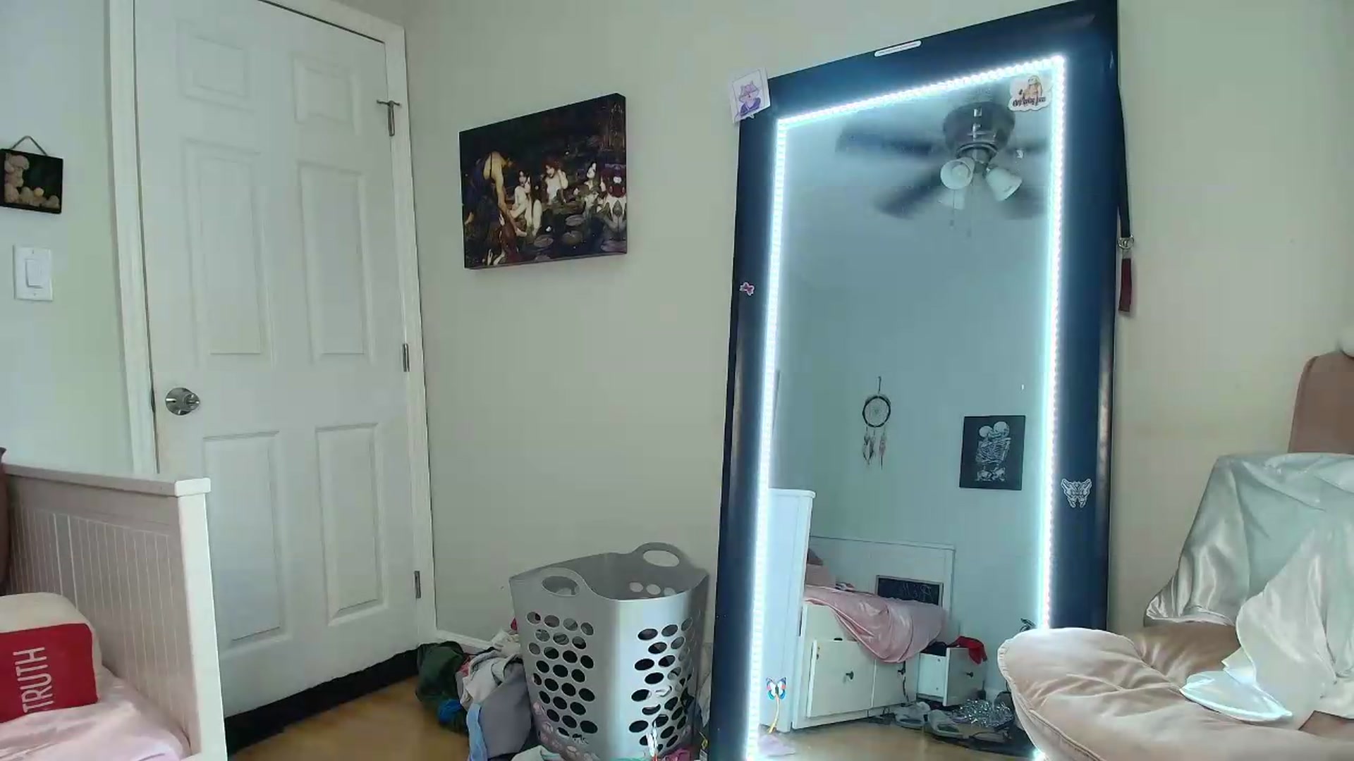 Gallery image thumbnail from Belphoebe's myfreecams stream on, 06/04/2026, 21:05 image 17 of 20