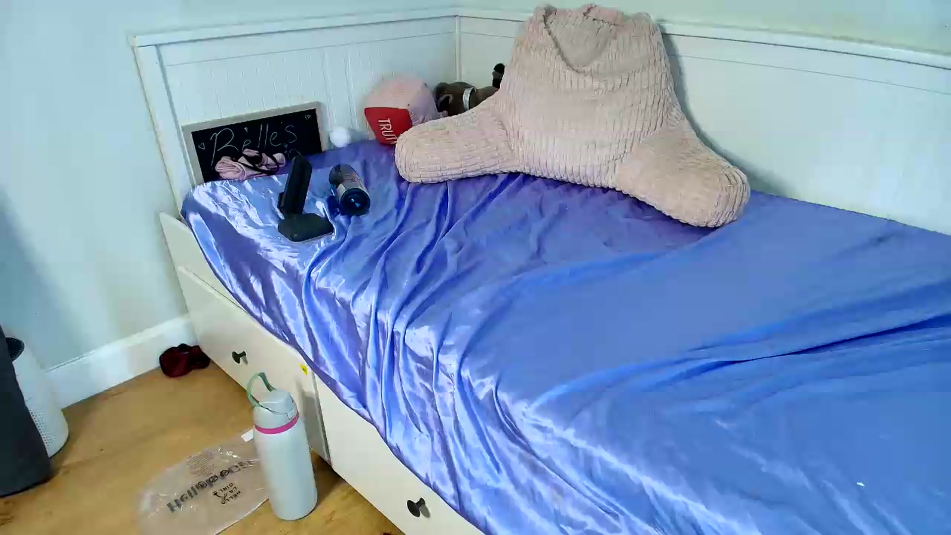 Gallery image thumbnail from Belphoebe's myfreecams stream on, 07/18/2026, 04:27 image 1 of 20