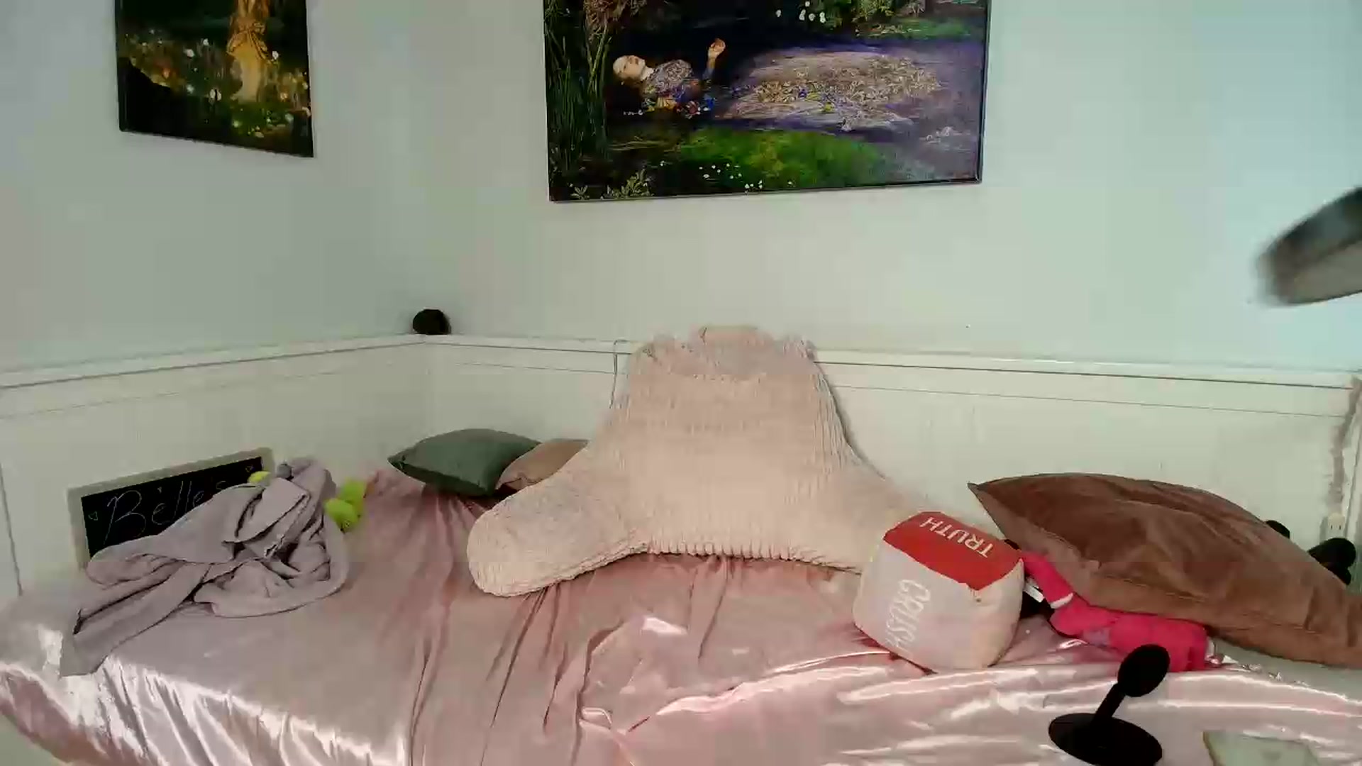 Gallery image thumbnail from Belphoebe's myfreecams stream on, 08/29/2026, 24:53 image 1 of 20