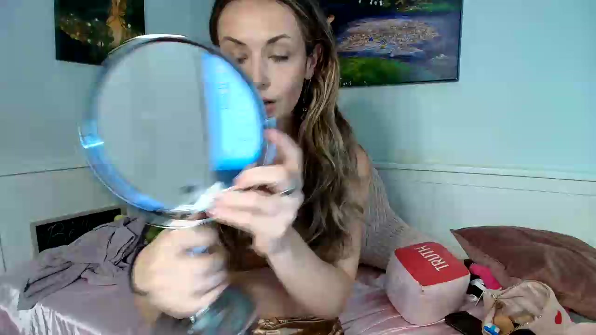 Gallery image thumbnail from Belphoebe's myfreecams stream on, 08/29/2026, 24:53 image 17 of 20