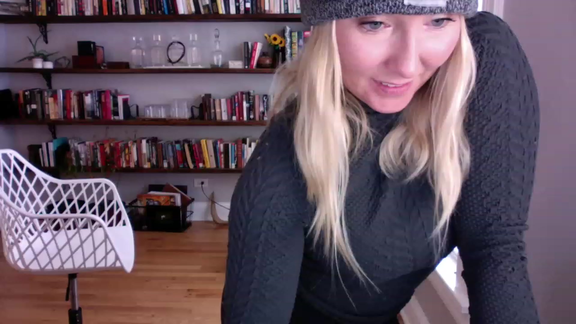 Gallery image thumbnail from BendyBlonde1's myfreecams stream on, 12/15/2022, 18:54 image 4 of 20