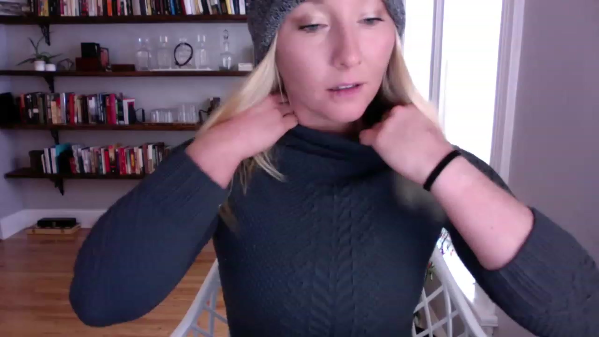 Gallery image thumbnail from BendyBlonde1's myfreecams stream on, 12/15/2022, 18:54 image 1 of 20