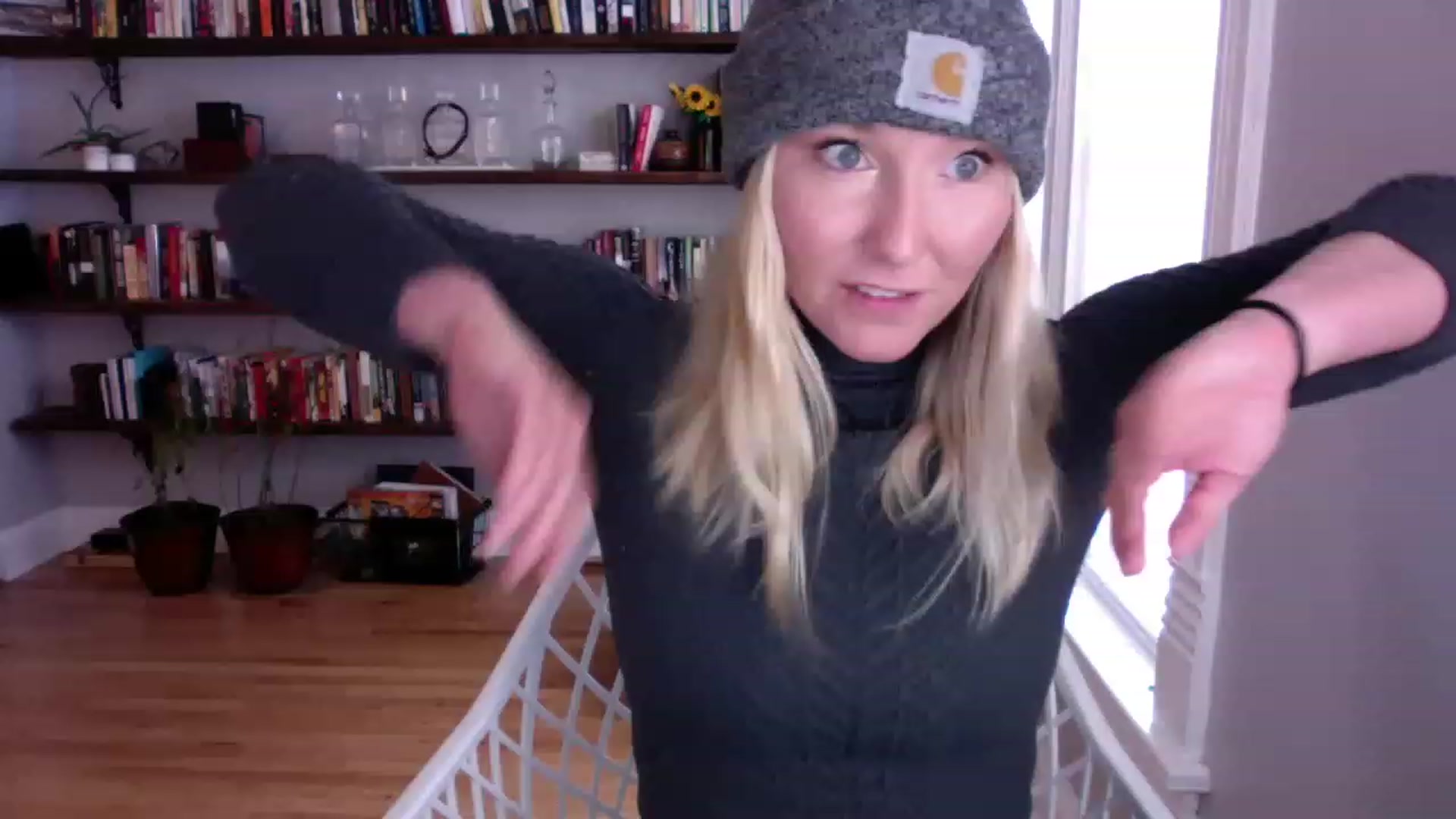 Gallery image thumbnail from BendyBlonde1's myfreecams stream on, 12/15/2022, 18:54 image 7 of 20