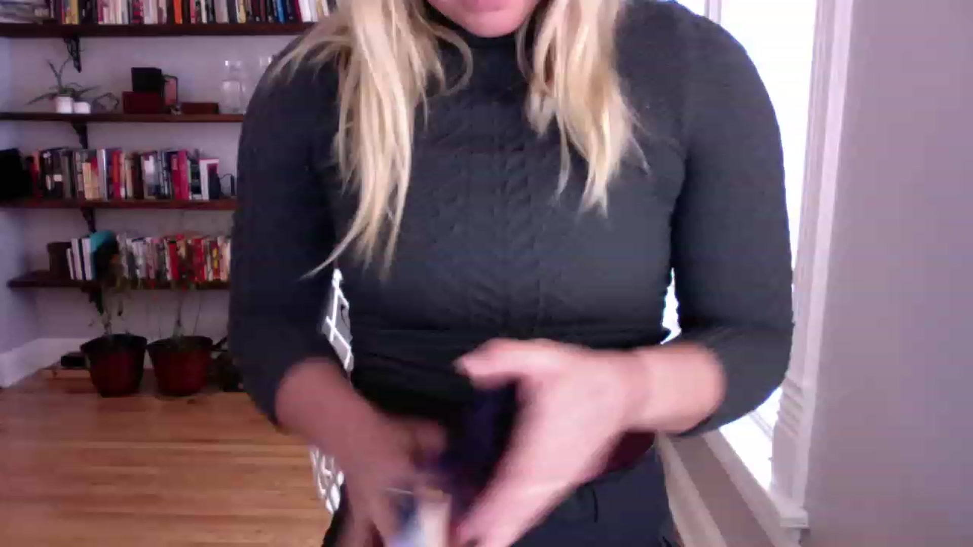 Gallery image thumbnail from BendyBlonde1's myfreecams stream on, 12/15/2022, 18:54 image 15 of 20