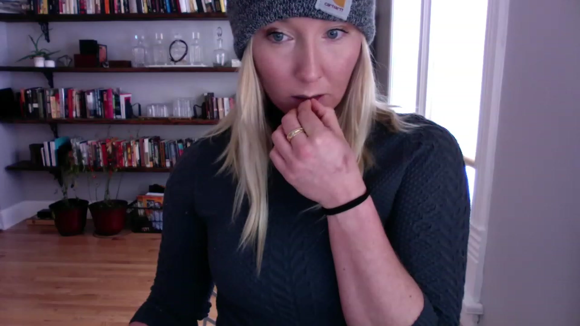Gallery image thumbnail from BendyBlonde1's myfreecams stream on, 12/15/2022, 20:30 image 16 of 20