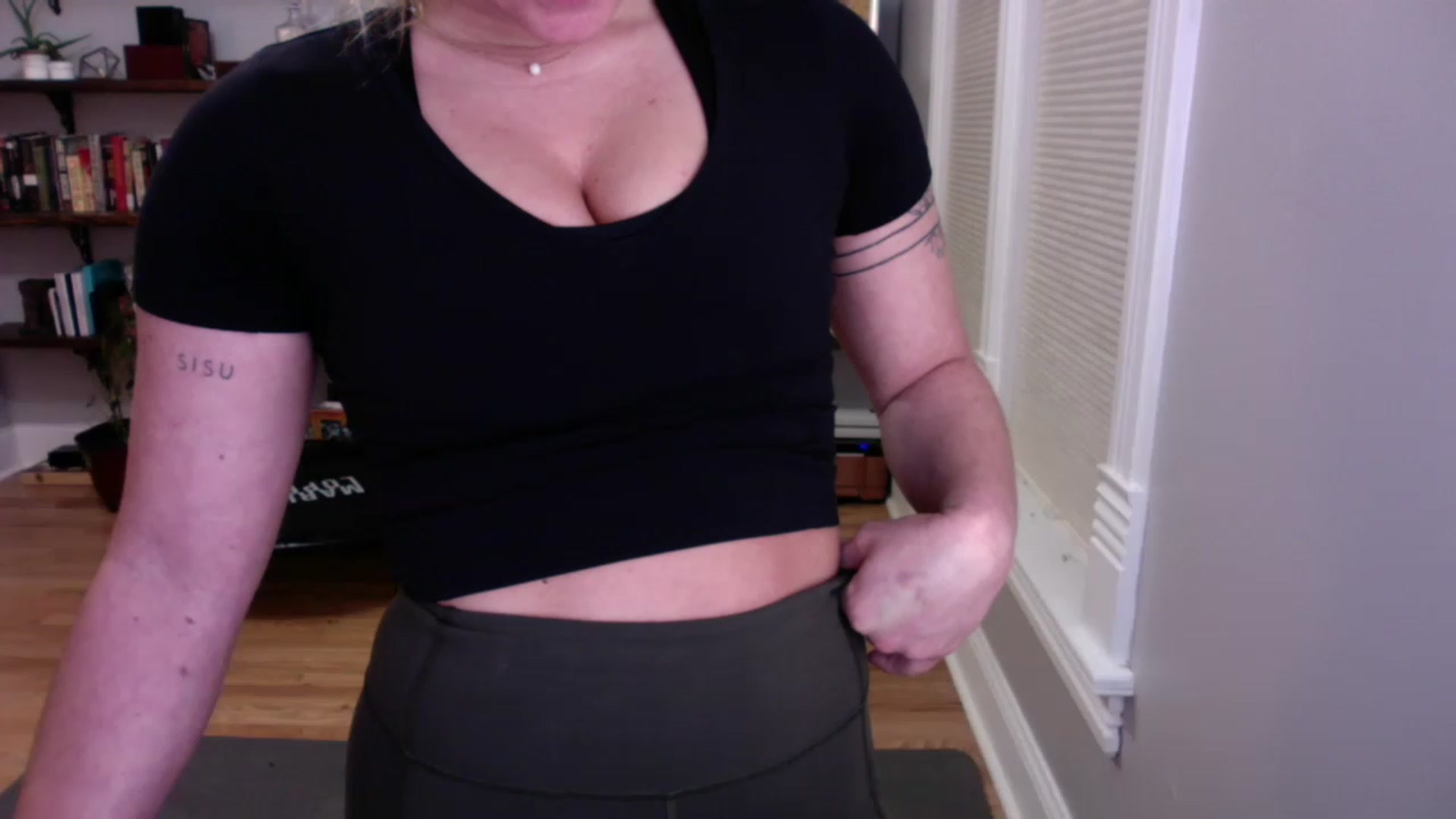 Gallery image thumbnail from BendyBlonde1's myfreecams stream on, 12/20/2022, 01:36 image 18 of 20