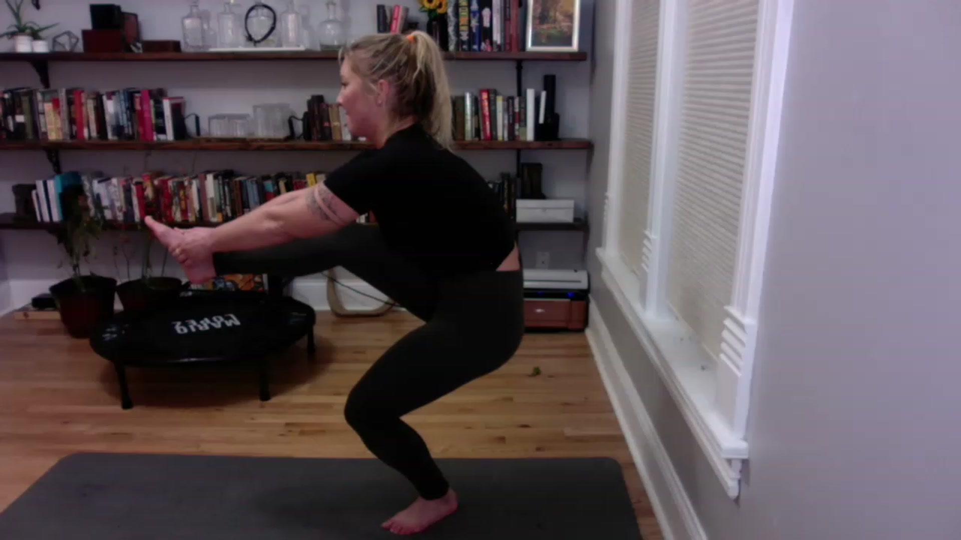 Gallery image thumbnail from BendyBlonde1's myfreecams stream on, 12/20/2022, 01:36 image 17 of 20
