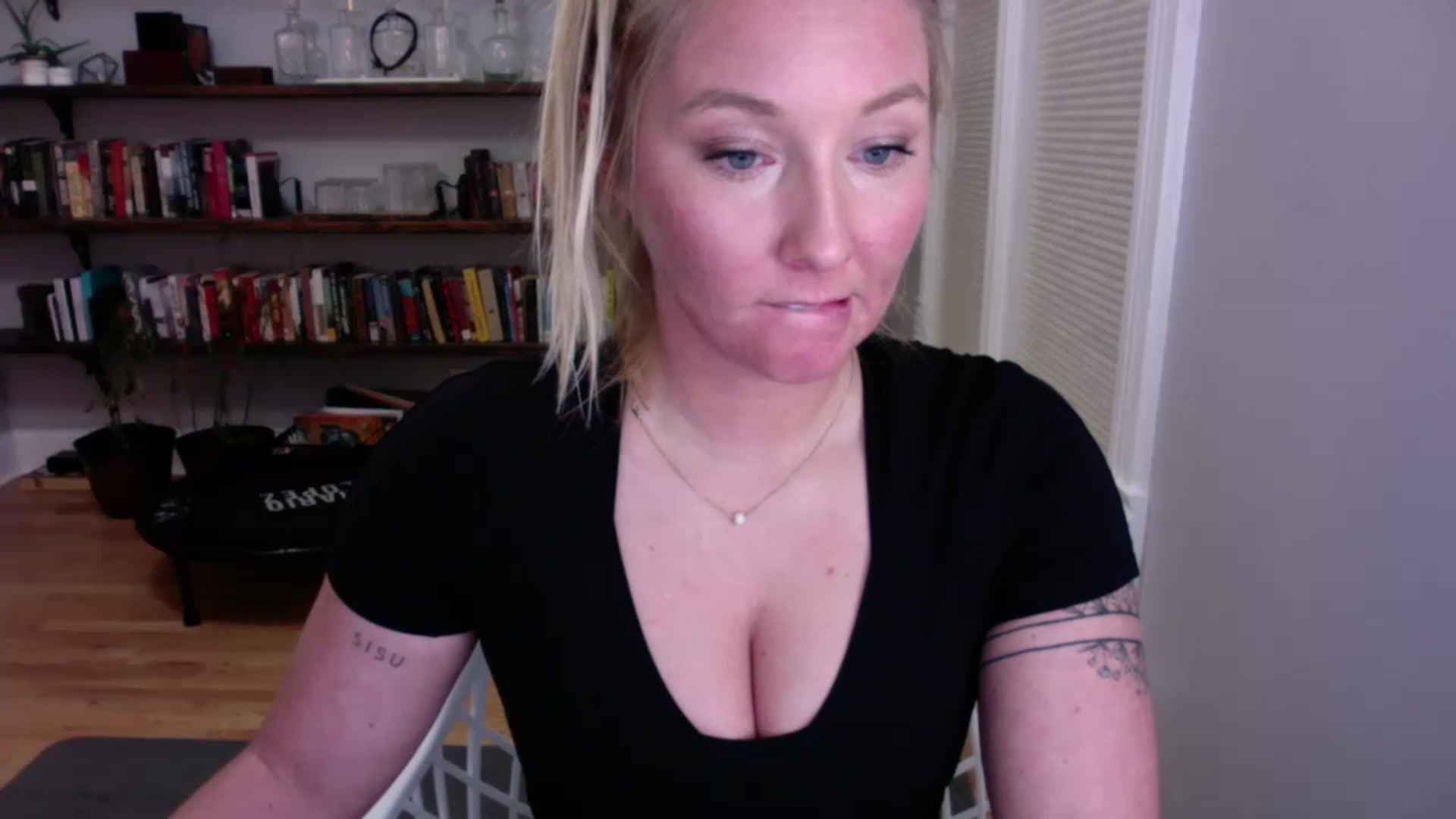 Gallery image thumbnail from BendyBlonde1's myfreecams stream on, 12/20/2022, 01:36 image 20 of 20