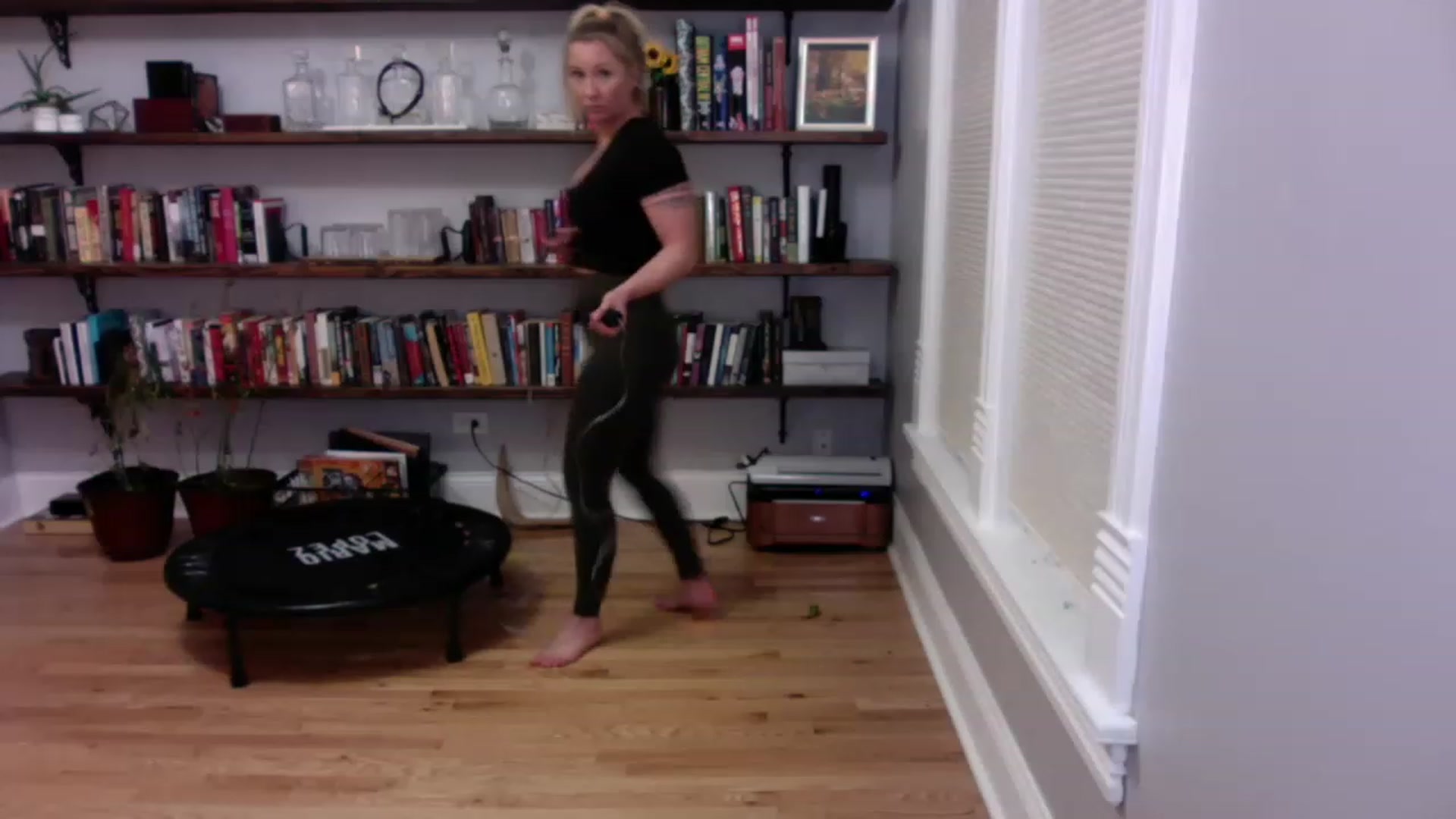 Gallery image thumbnail from BendyBlonde1's myfreecams stream on, 12/20/2022, 01:36 image 12 of 20