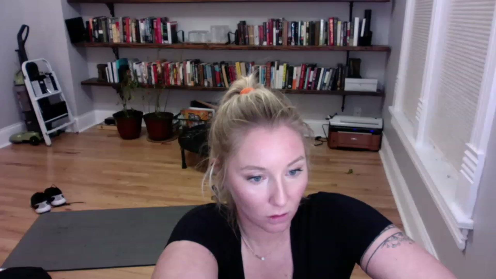 Gallery image thumbnail from BendyBlonde1's myfreecams stream on, 12/20/2022, 01:36 image 7 of 20