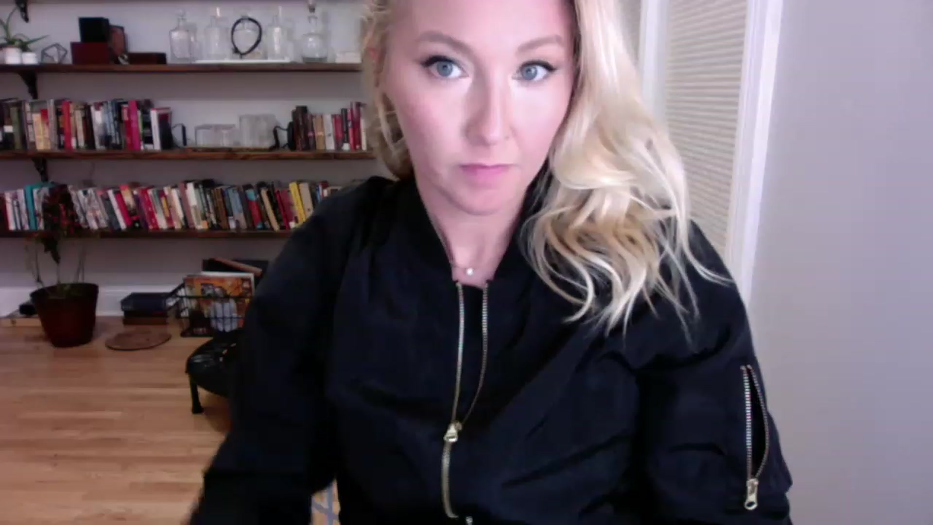 Gallery image thumbnail from BendyBlonde1's myfreecams stream on, 12/22/2022, 02:41 image 5 of 20