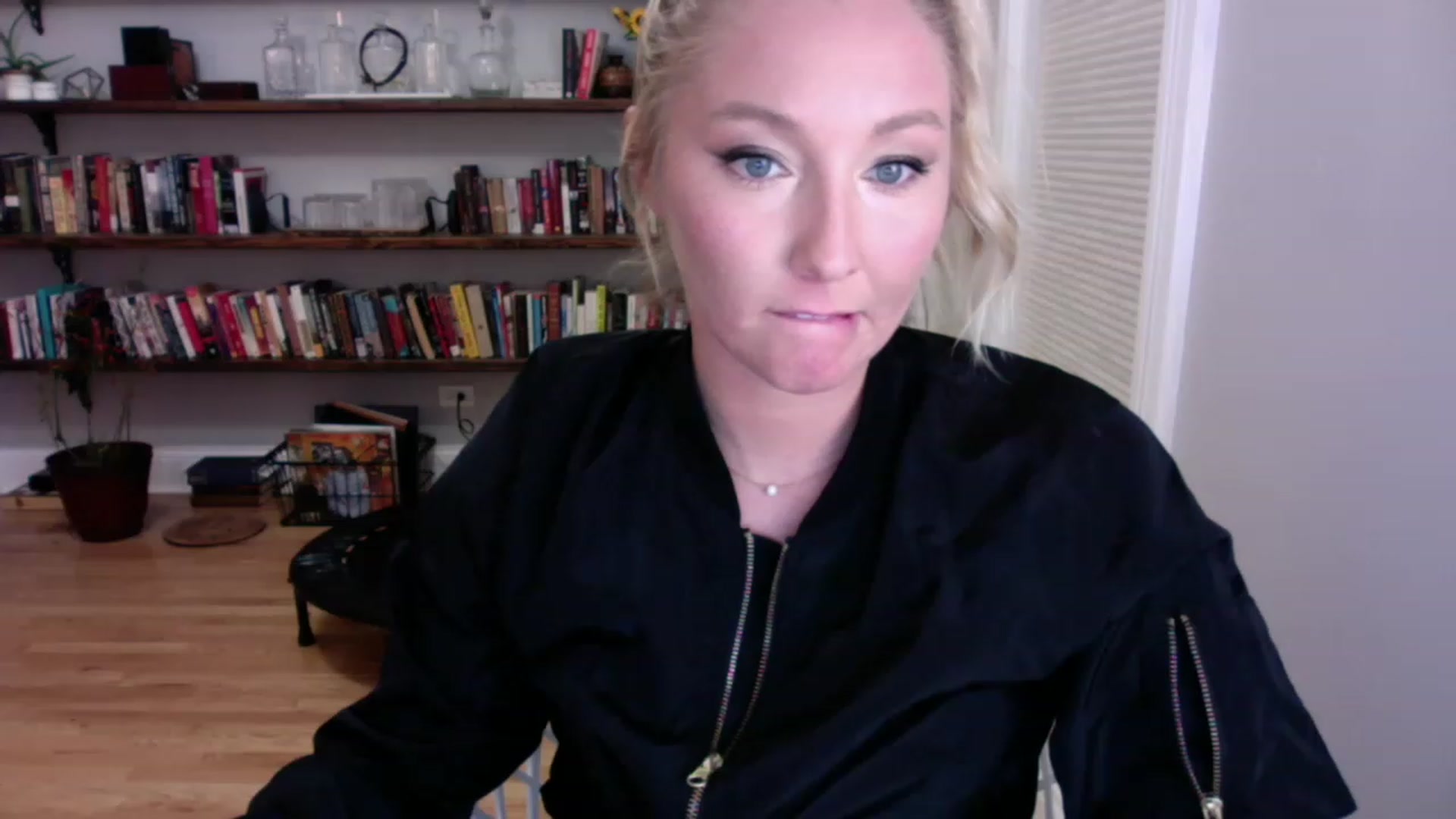 Gallery image thumbnail from BendyBlonde1's myfreecams stream on, 12/22/2022, 02:41 image 18 of 20