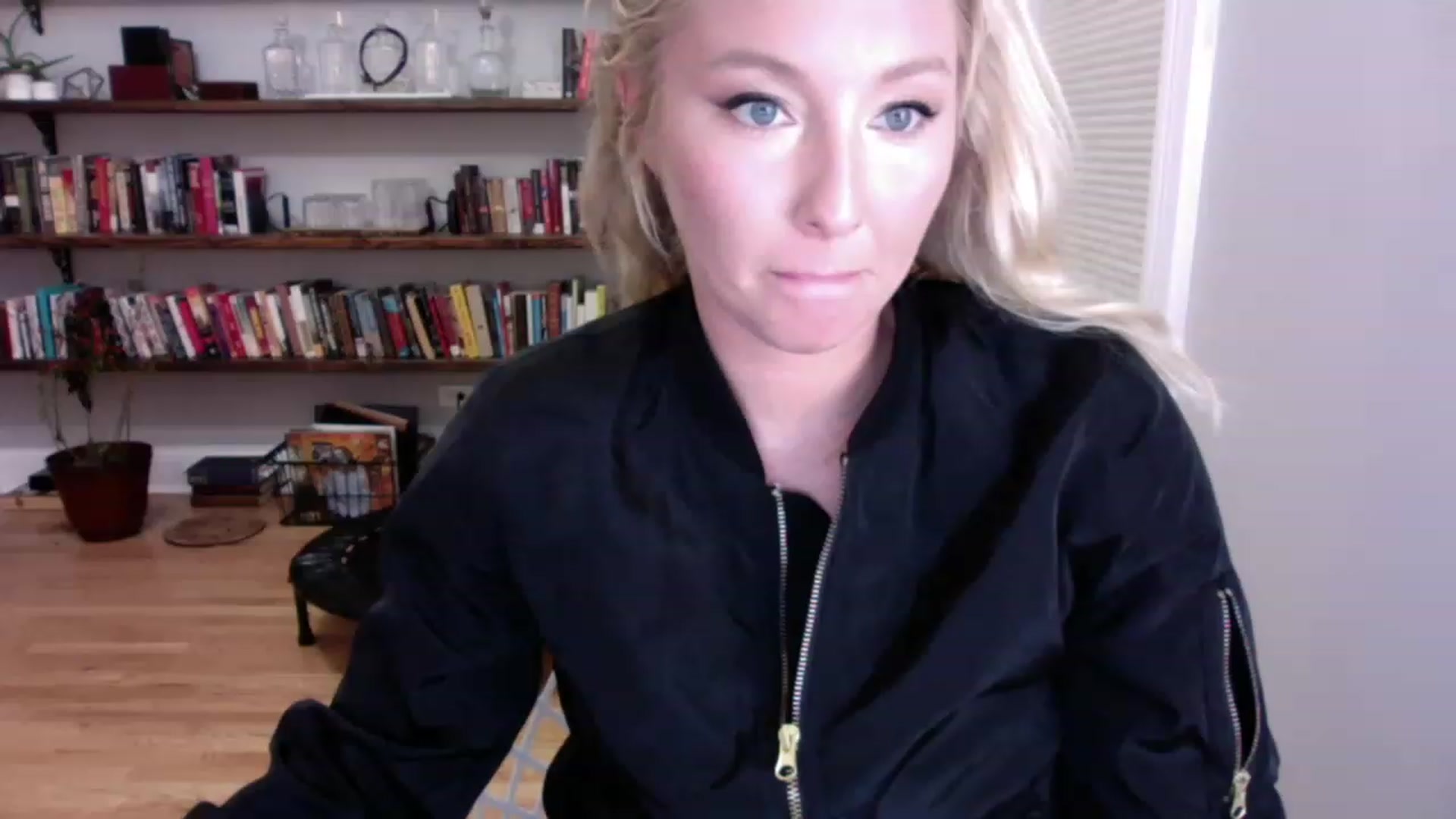 Gallery image thumbnail from BendyBlonde1's myfreecams stream on, 12/22/2022, 02:41 image 1 of 20