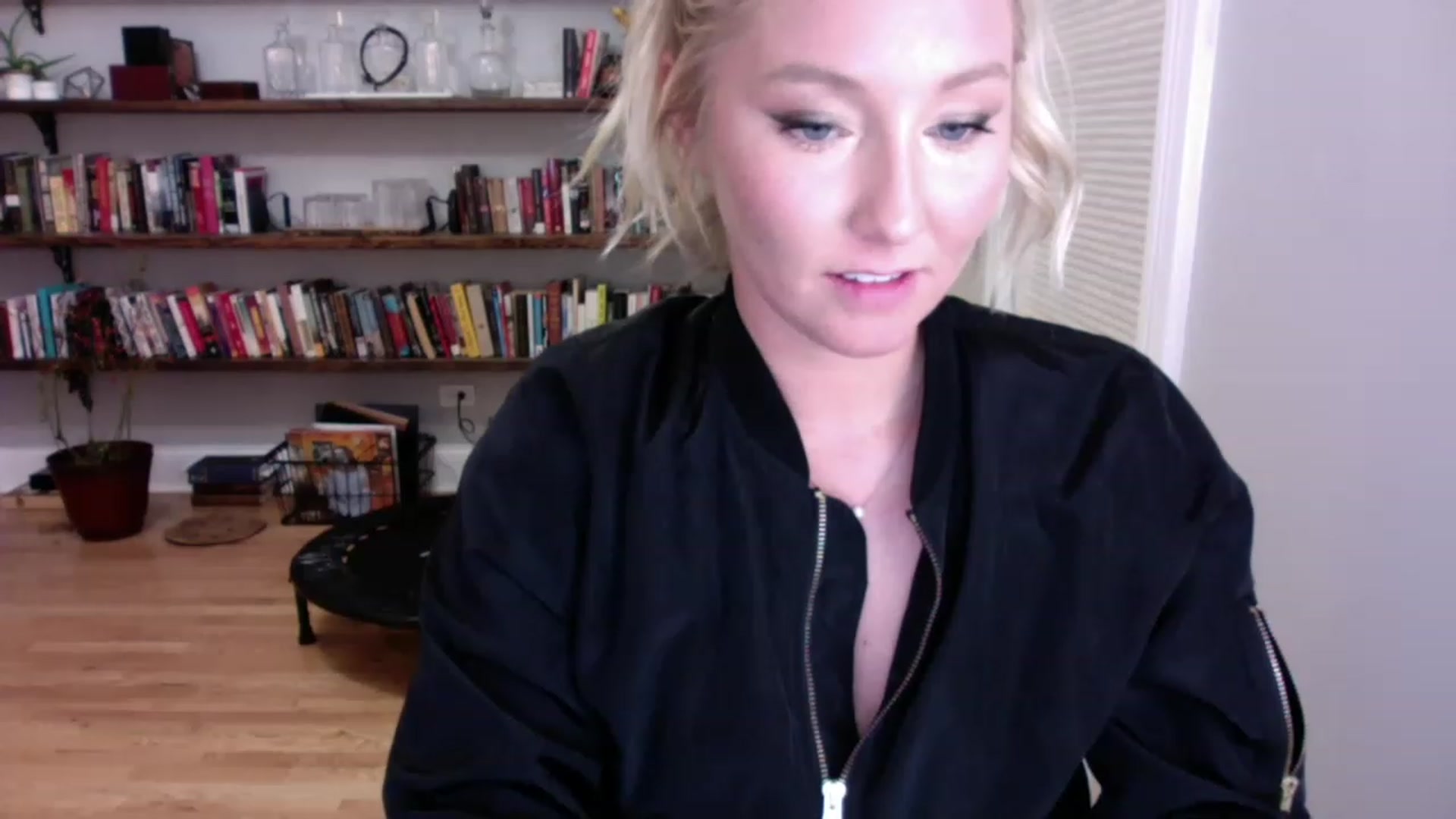 Gallery image thumbnail from BendyBlonde1's myfreecams stream on, 12/22/2022, 02:41 image 20 of 20