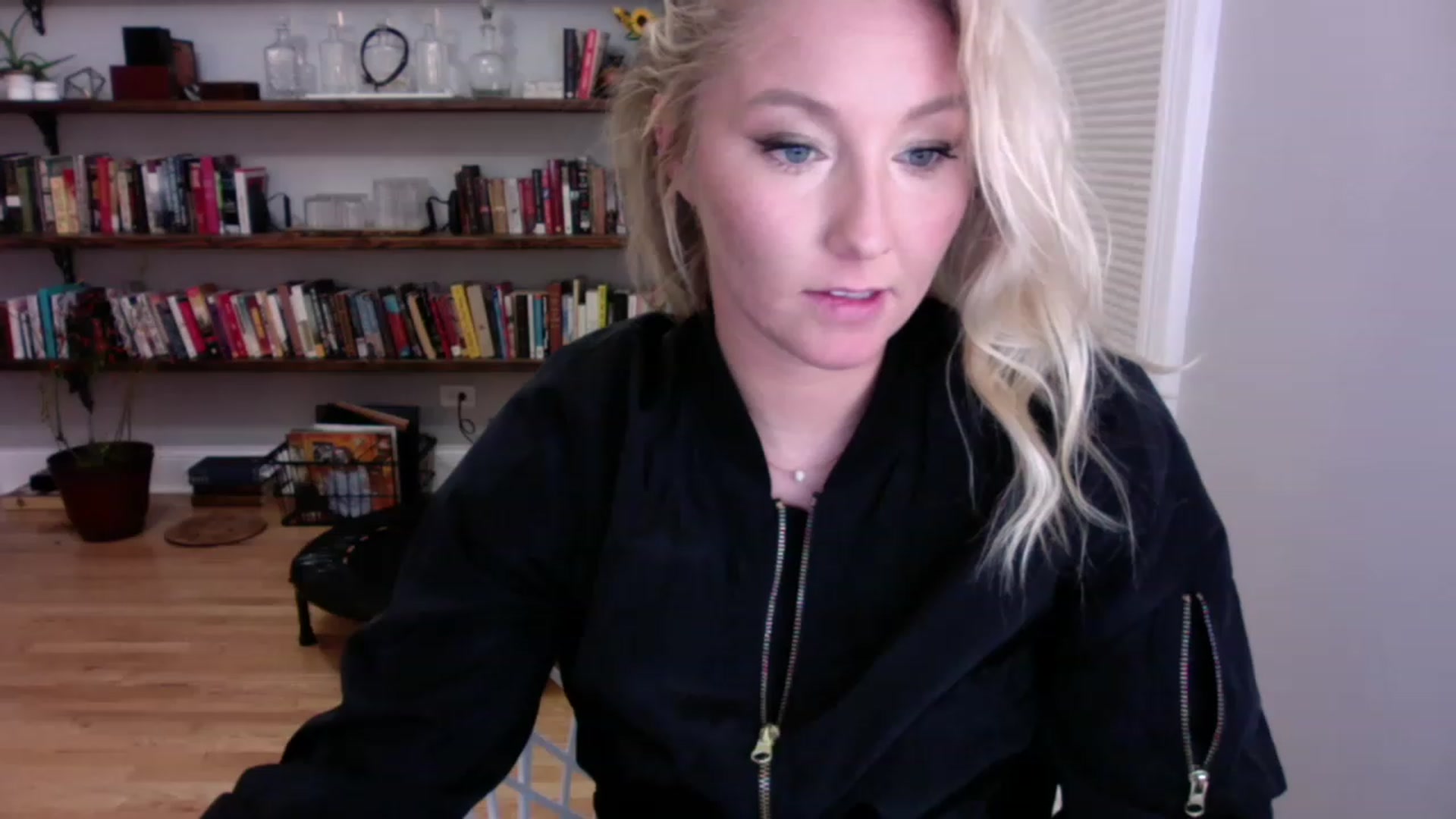 Gallery image thumbnail from BendyBlonde1's myfreecams stream on, 12/22/2022, 02:41 image 10 of 20