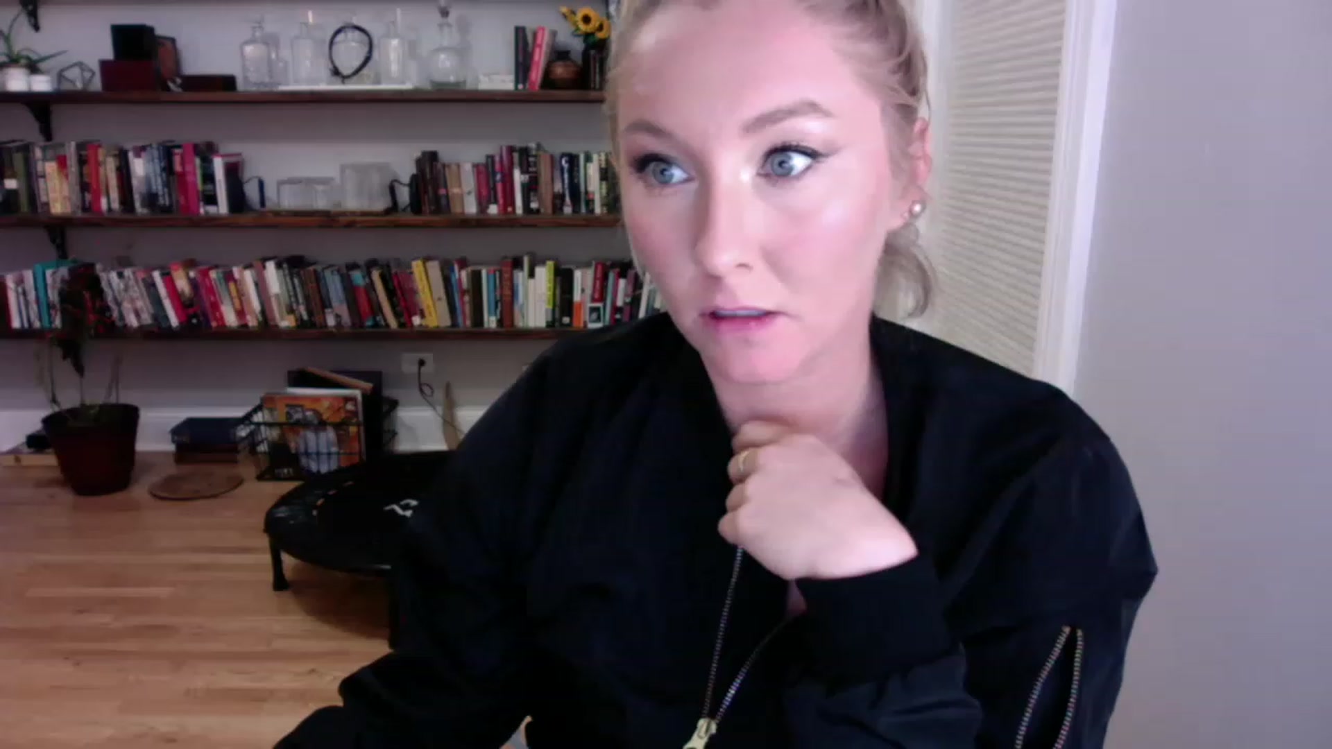Gallery image thumbnail from BendyBlonde1's myfreecams stream on, 12/22/2022, 02:41 image 19 of 20