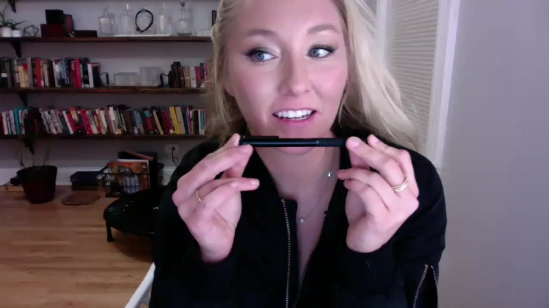 Gallery image thumbnail from BendyBlonde1's myfreecams stream on, 12/22/2022, 03:46 image 11 of 20