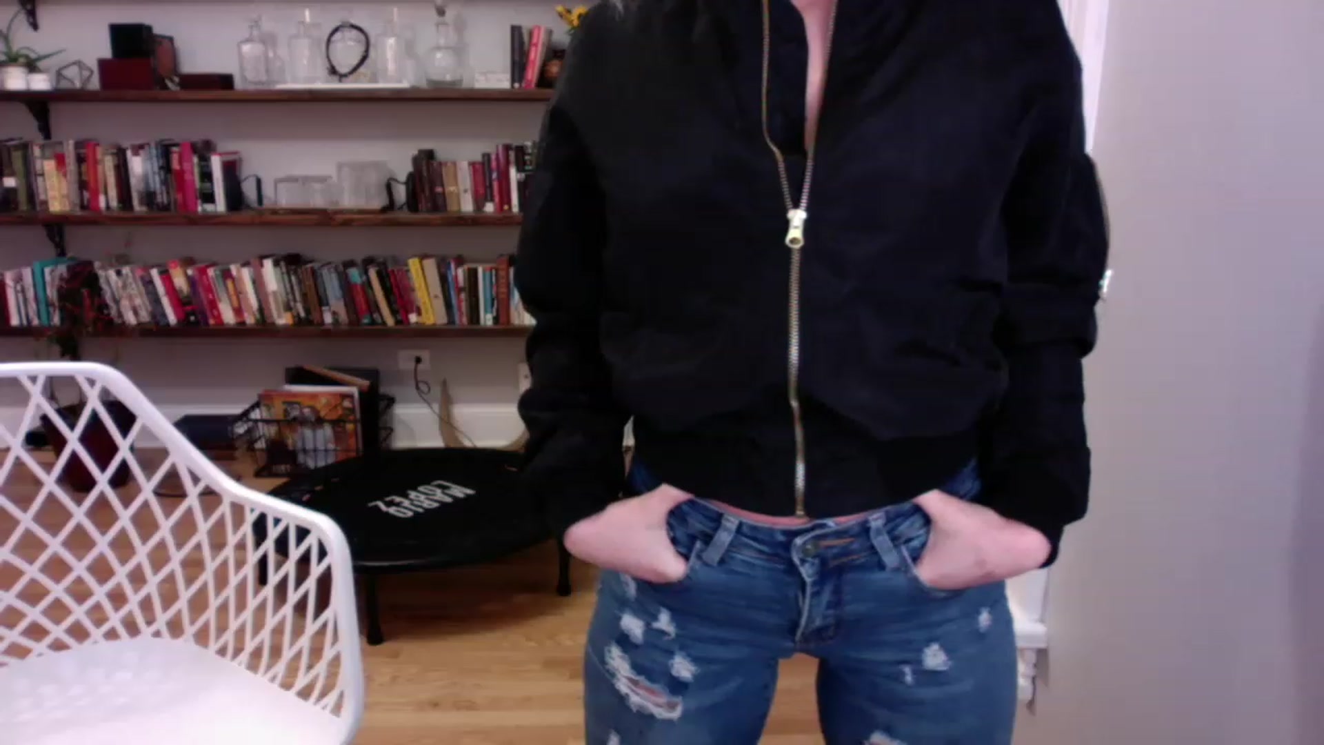 Gallery image thumbnail from BendyBlonde1's myfreecams stream on, 12/22/2022, 03:46 image 16 of 20
