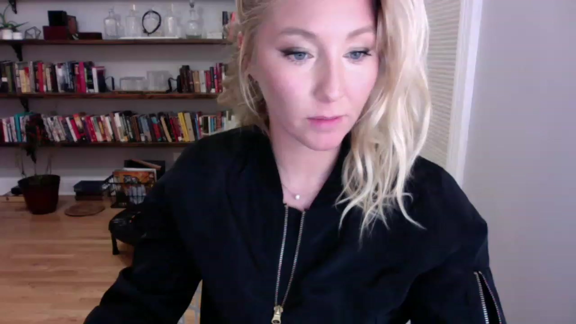 Gallery image thumbnail from BendyBlonde1's myfreecams stream on, 12/22/2022, 03:46 image 2 of 20