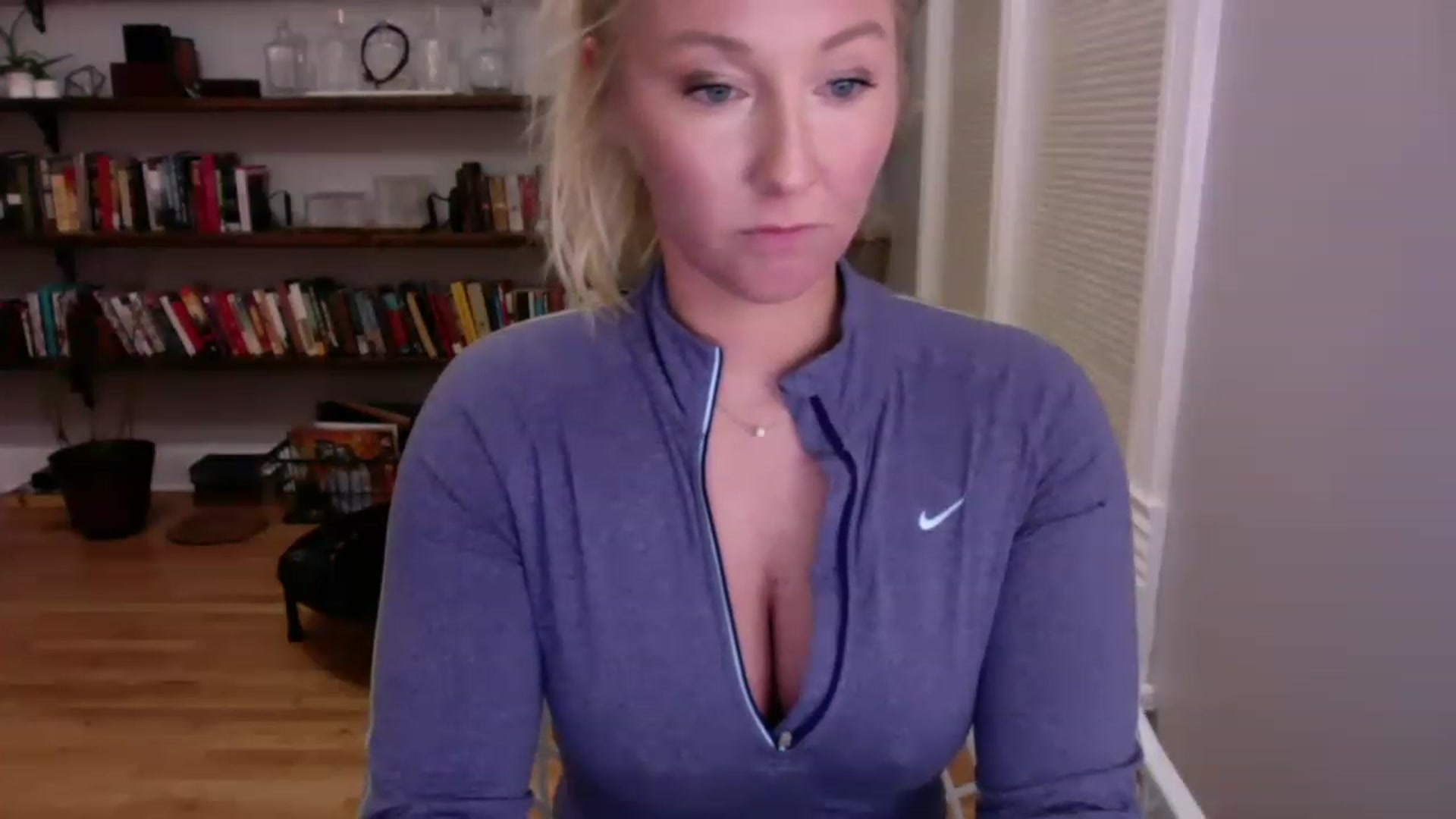 Gallery image thumbnail from BendyBlonde1's myfreecams stream on, 12/23/2022, 03:35 image 11 of 20