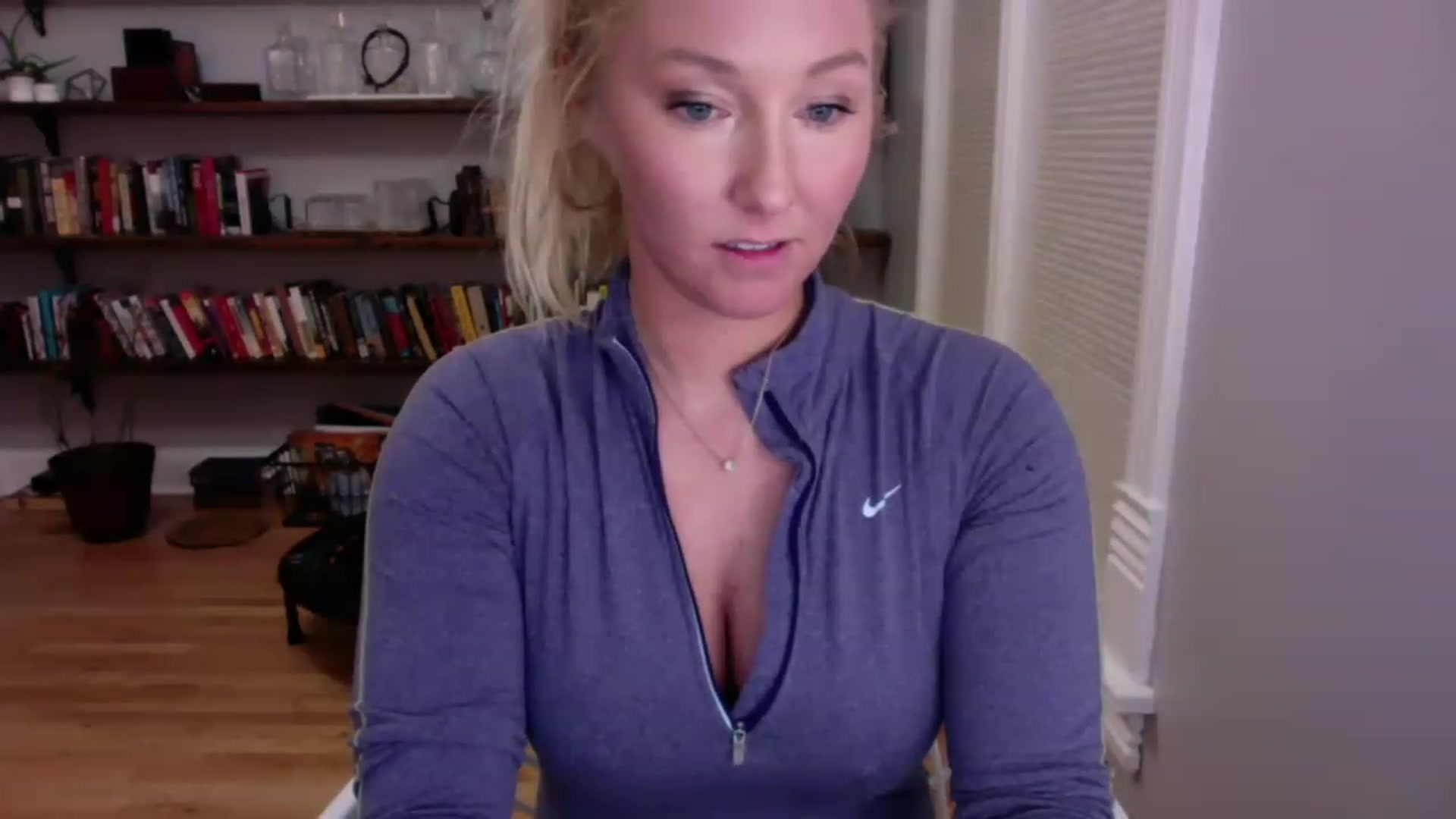 Gallery image thumbnail from BendyBlonde1's myfreecams stream on, 12/23/2022, 03:35 image 9 of 20