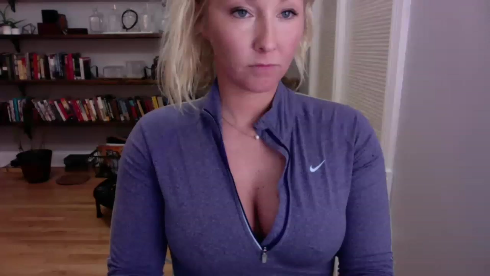 Gallery image thumbnail from BendyBlonde1's myfreecams stream on, 12/23/2022, 03:35 image 8 of 20