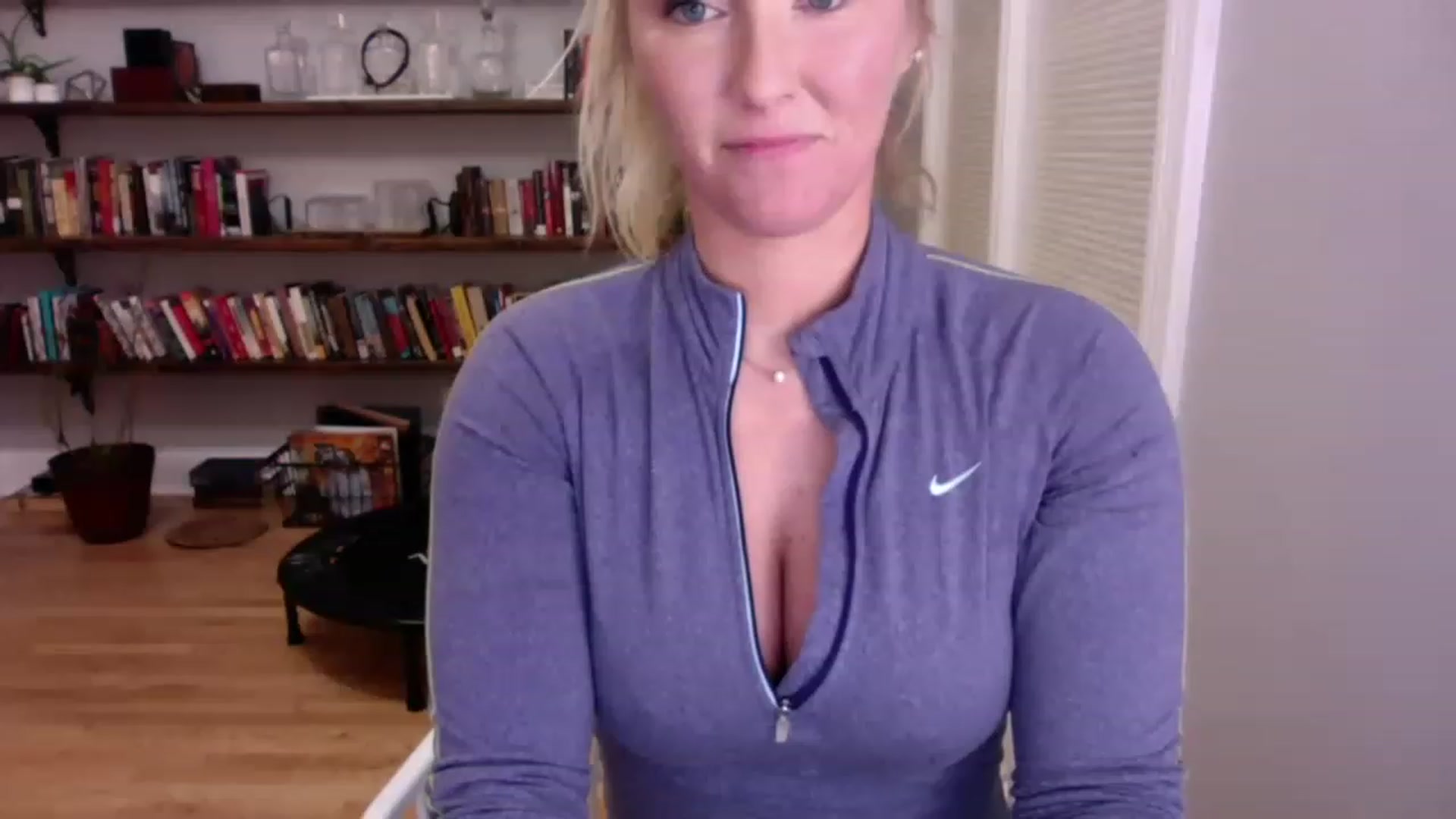 Gallery image thumbnail from BendyBlonde1's myfreecams stream on, 12/23/2022, 03:35 image 6 of 20
