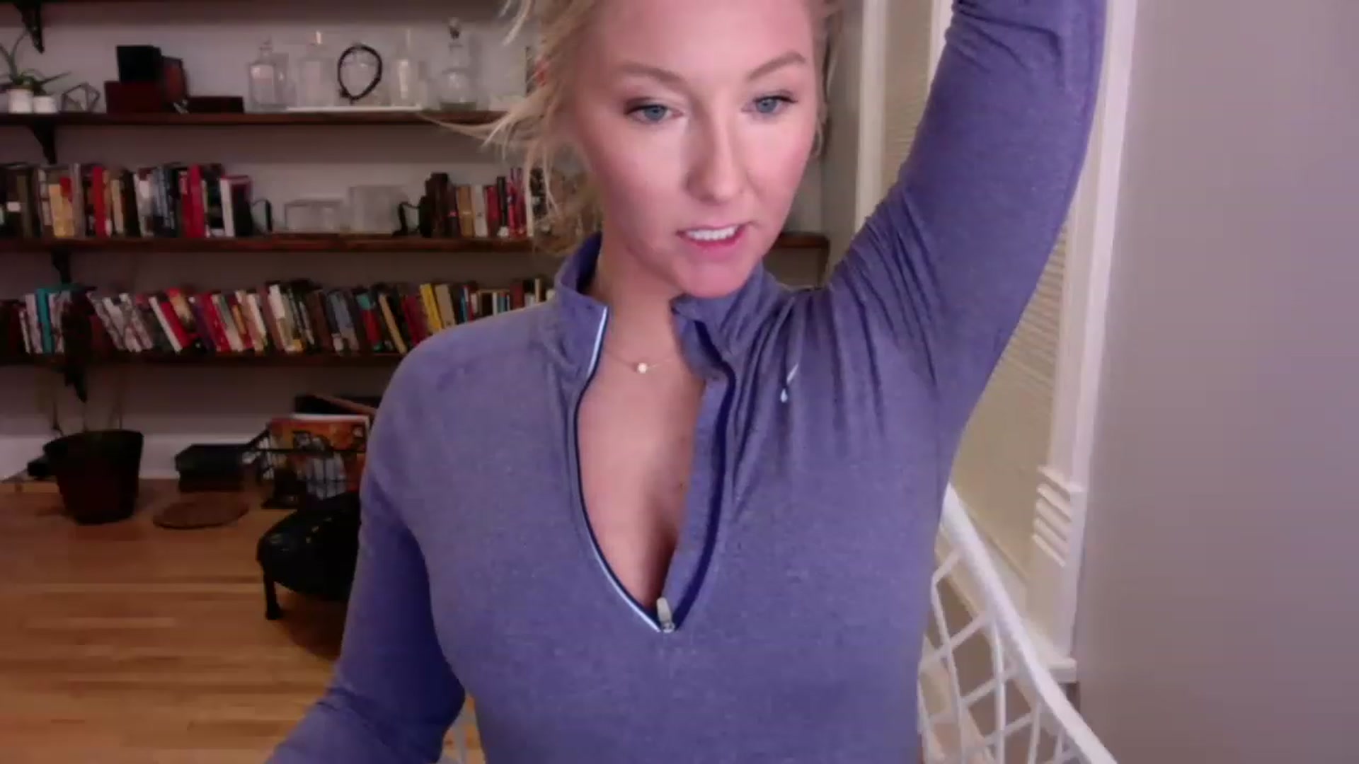 Gallery image thumbnail from BendyBlonde1's myfreecams stream on, 12/23/2022, 03:35 image 14 of 20