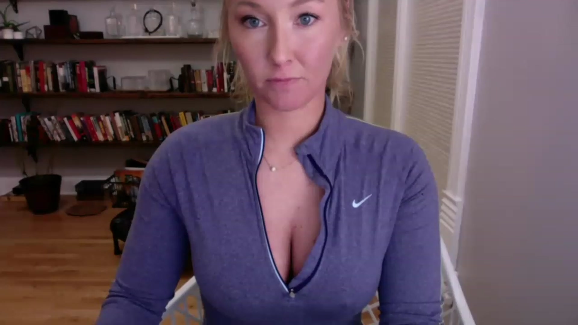 Gallery image thumbnail from BendyBlonde1's myfreecams stream on, 12/23/2022, 03:35 image 13 of 20