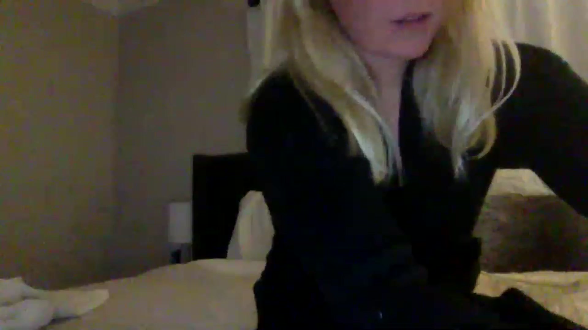 Gallery image thumbnail from BendyBlonde1's myfreecams stream on, 12/23/2022, 05:04 image 19 of 20