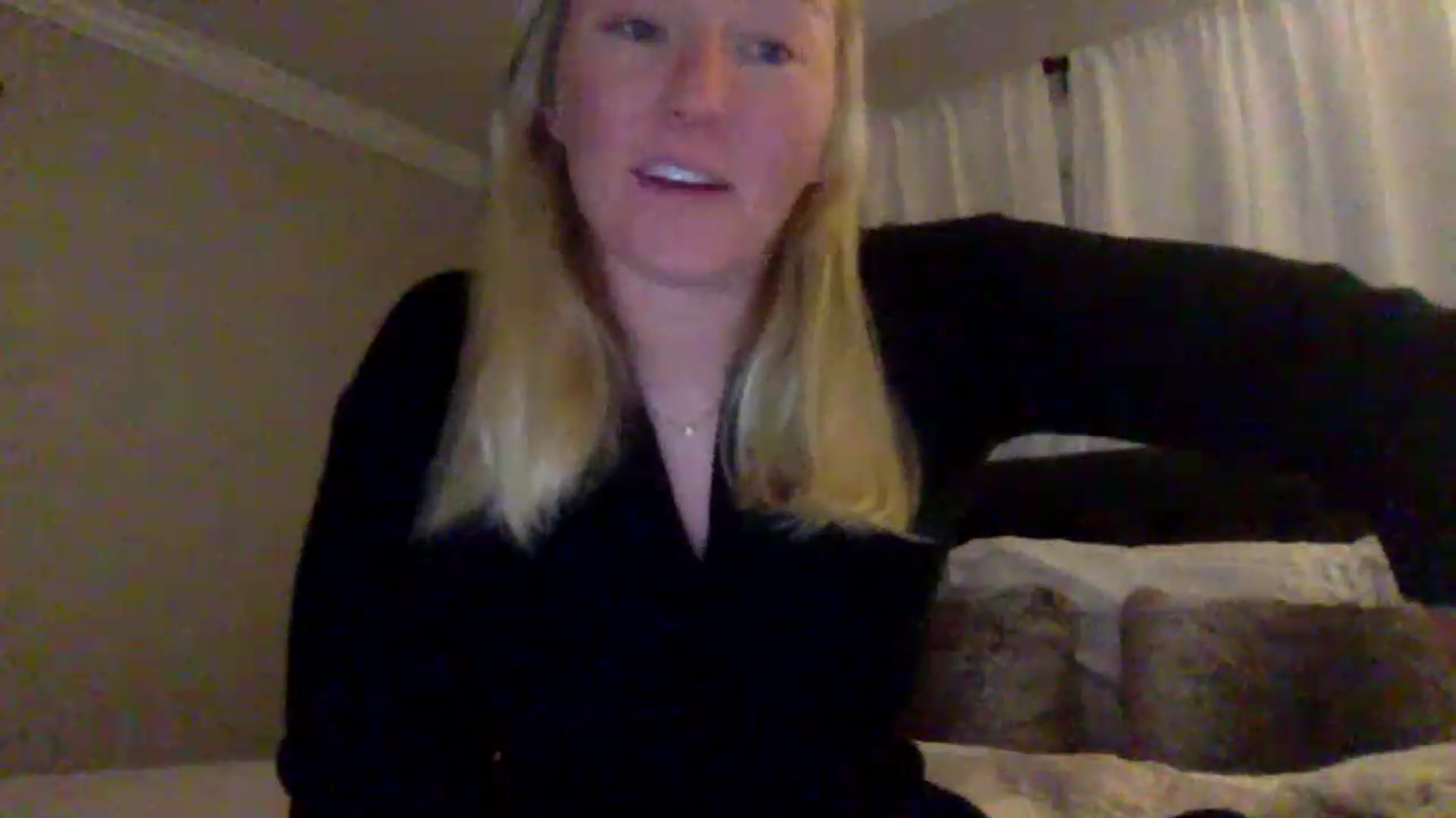 Gallery image thumbnail from BendyBlonde1's myfreecams stream on, 12/23/2022, 05:04 image 17 of 20