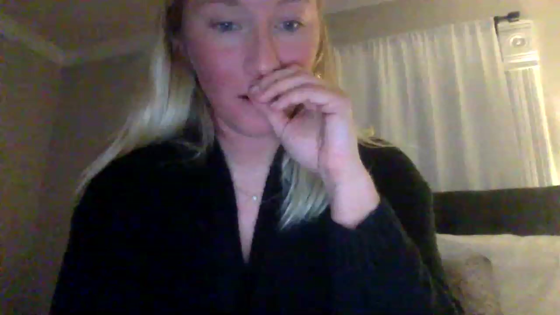 Gallery image thumbnail from BendyBlonde1's myfreecams stream on, 12/23/2022, 06:35 image 5 of 20