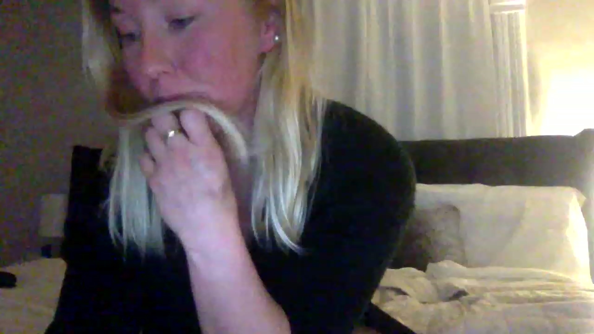 Gallery image thumbnail from BendyBlonde1's myfreecams stream on, 12/23/2022, 06:35 image 11 of 20