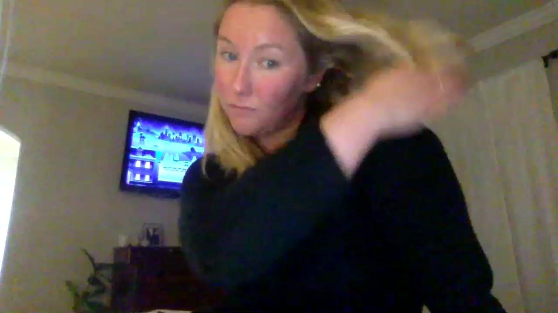 Gallery image thumbnail from BendyBlonde1's myfreecams stream on, 12/23/2022, 06:35 image 17 of 20