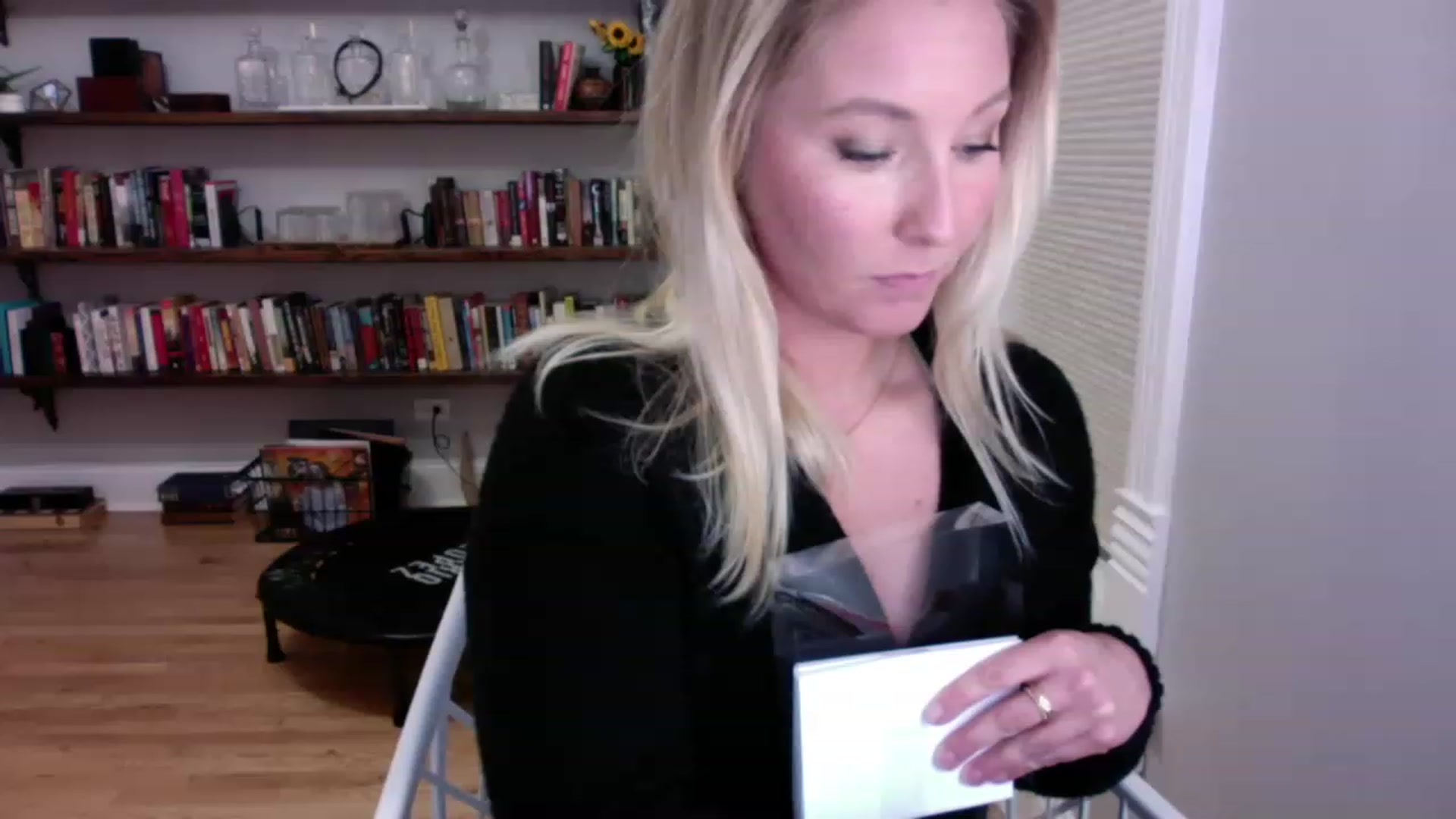 Gallery image thumbnail from BendyBlonde1's myfreecams stream on, 12/24/2022, 02:59 image 1 of 20