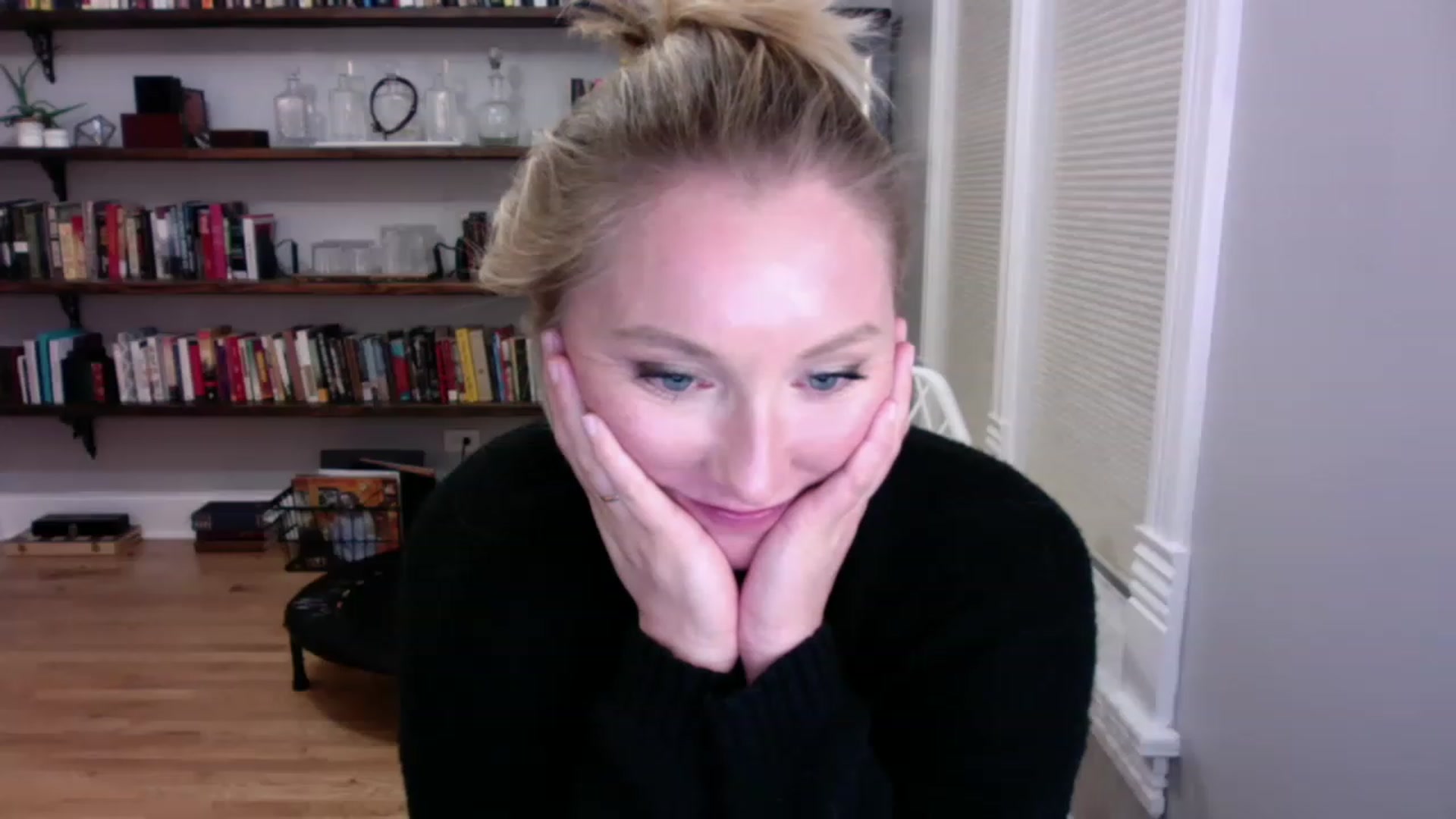 Gallery image thumbnail from BendyBlonde1's myfreecams stream on, 12/24/2022, 08:16 image 11 of 20