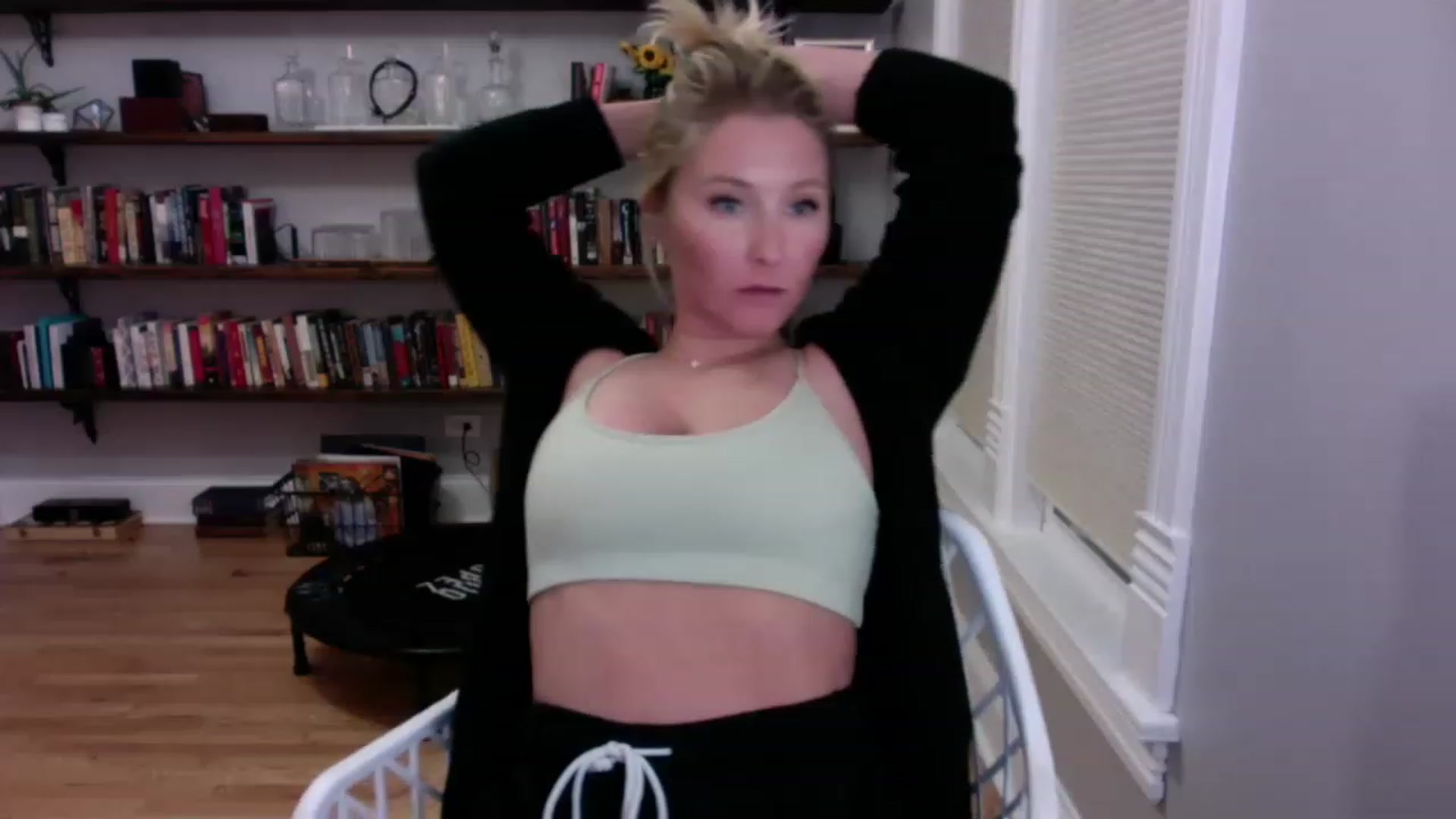 Gallery image thumbnail from BendyBlonde1's myfreecams stream on, 12/24/2022, 08:16 image 9 of 20
