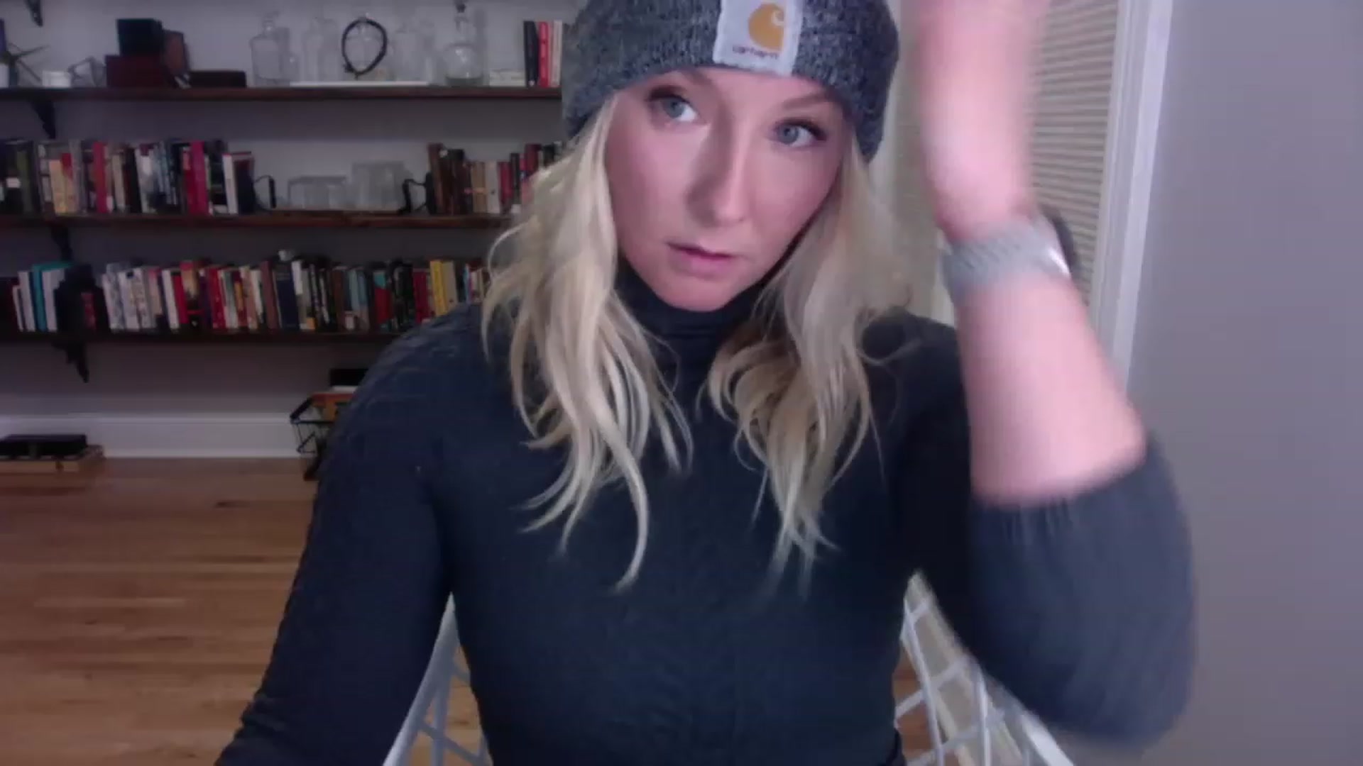 Gallery image thumbnail from BendyBlonde1's myfreecams stream on, 12/29/2022, 24:28 image 16 of 20