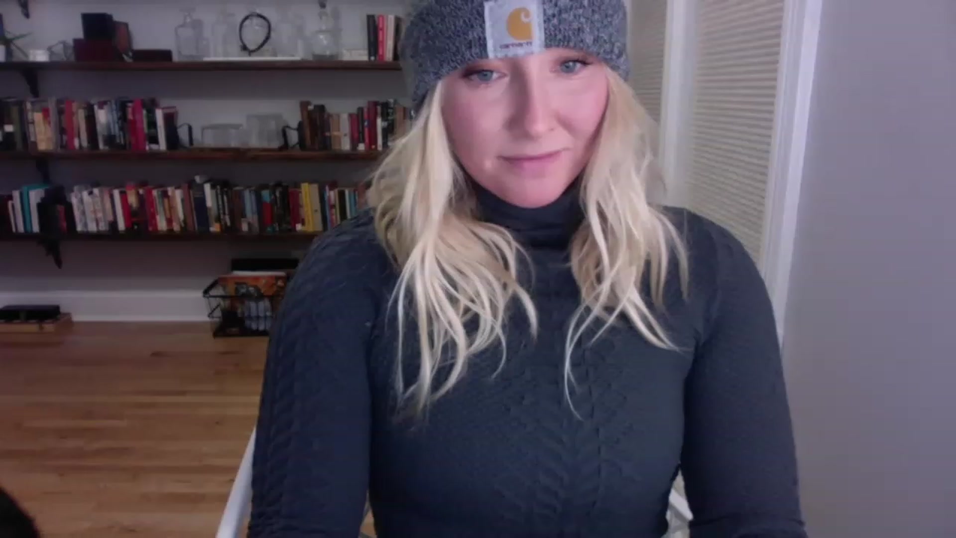 Gallery image thumbnail from BendyBlonde1's myfreecams stream on, 12/29/2022, 24:28 image 7 of 20
