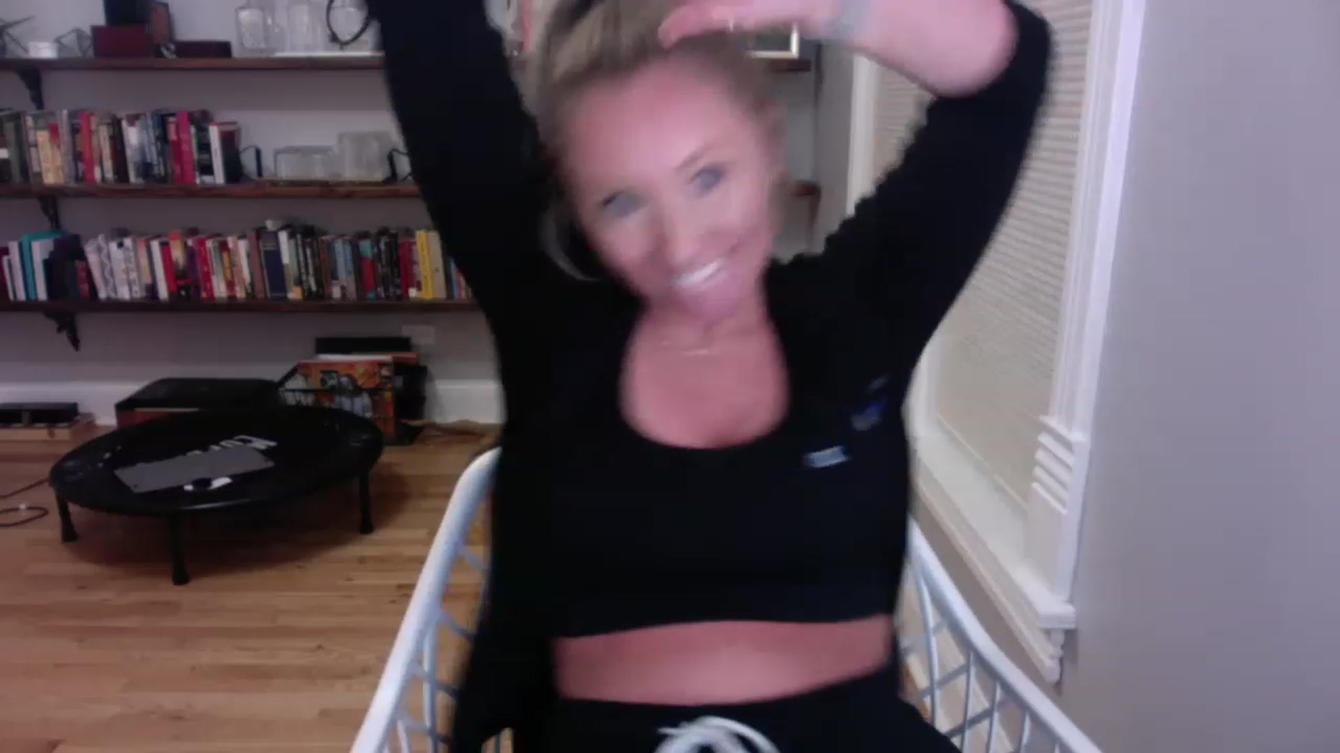Gallery image thumbnail from BendyBlonde1's myfreecams stream on, 01/04/2023, 06:44 image 13 of 20