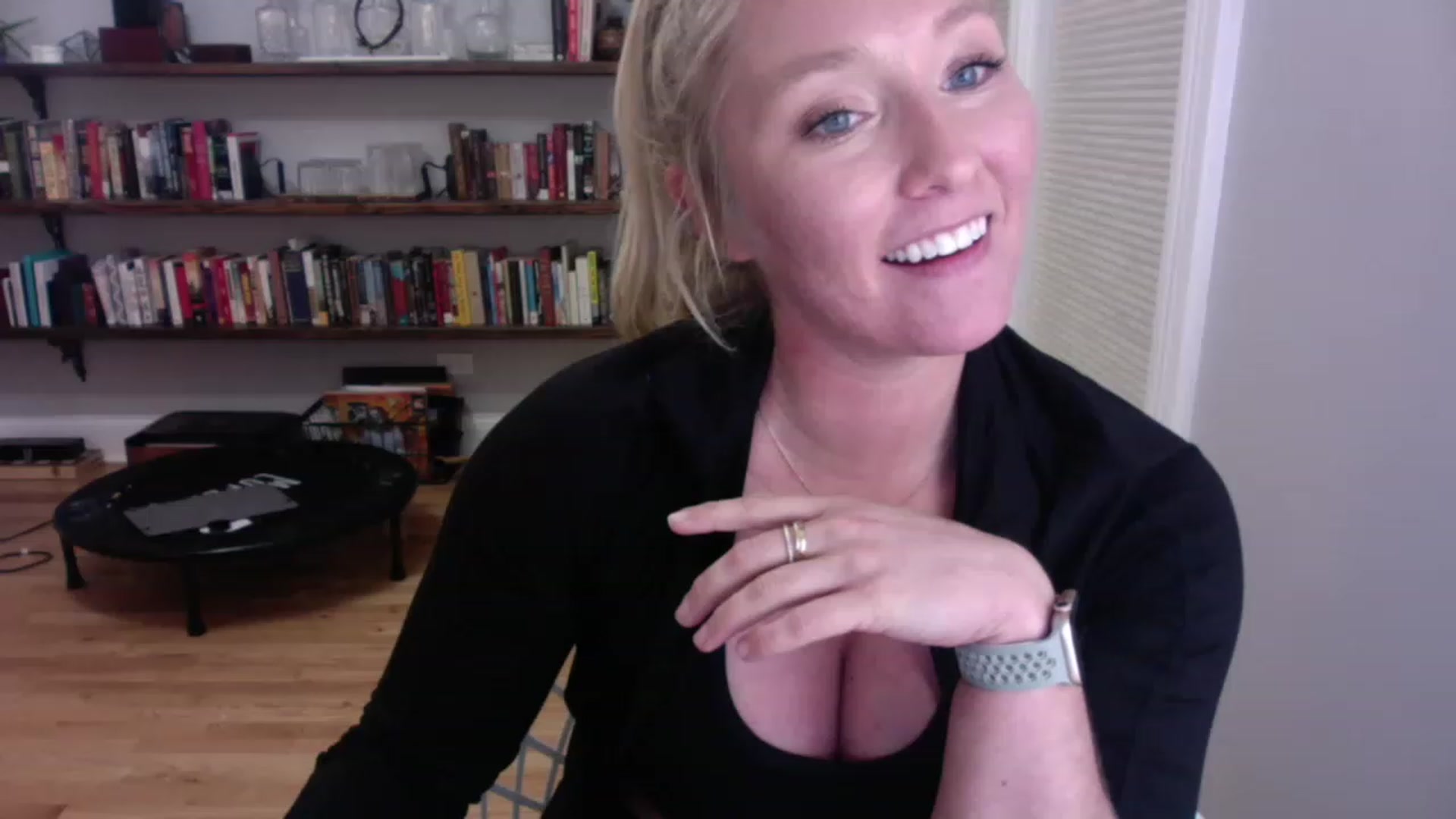 Gallery image thumbnail from BendyBlonde1's myfreecams stream on, 01/04/2023, 06:44 image 12 of 20