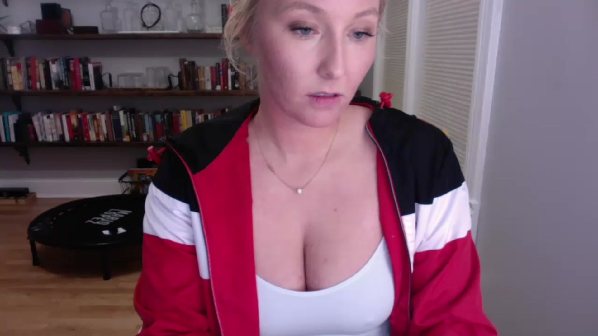 Gallery image thumbnail from BendyBlonde1's myfreecams stream on, 01/05/2023, 04:34 image 11 of 20