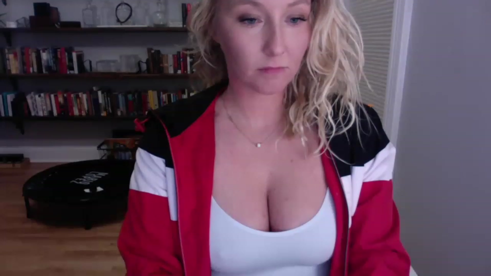 Gallery image thumbnail from BendyBlonde1's myfreecams stream on, 01/05/2023, 04:34 image 7 of 20