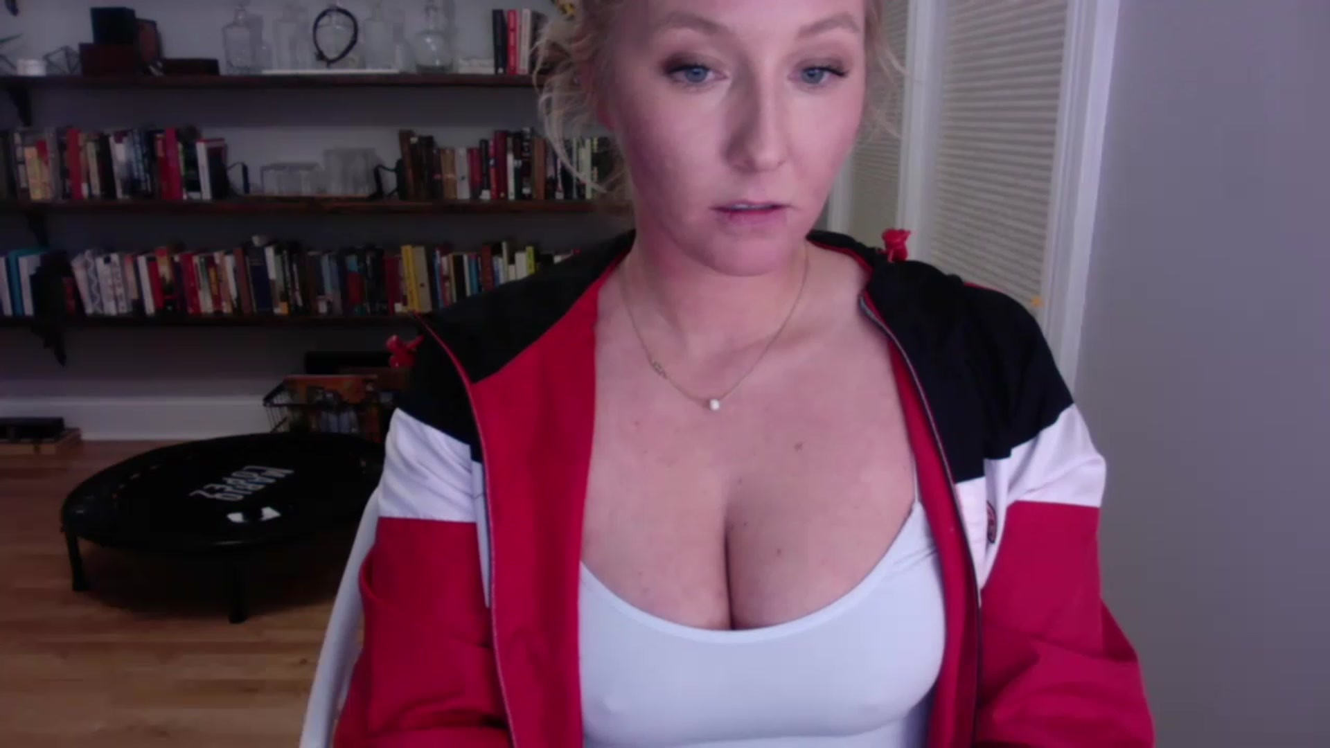 Gallery image thumbnail from BendyBlonde1's myfreecams stream on, 01/05/2023, 04:34 image 18 of 20