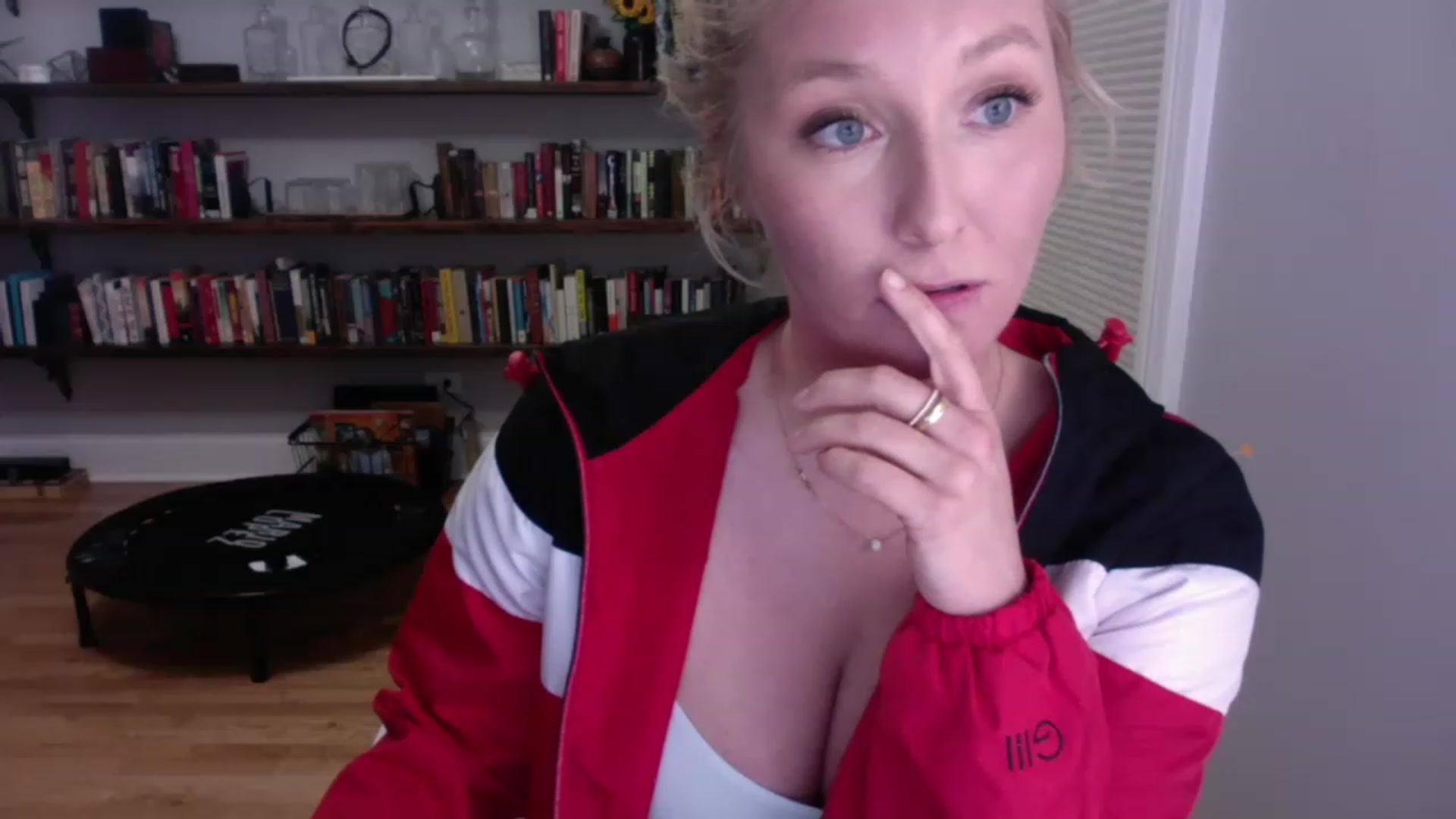 Gallery image thumbnail from BendyBlonde1's myfreecams stream on, 01/05/2023, 04:34 image 12 of 20