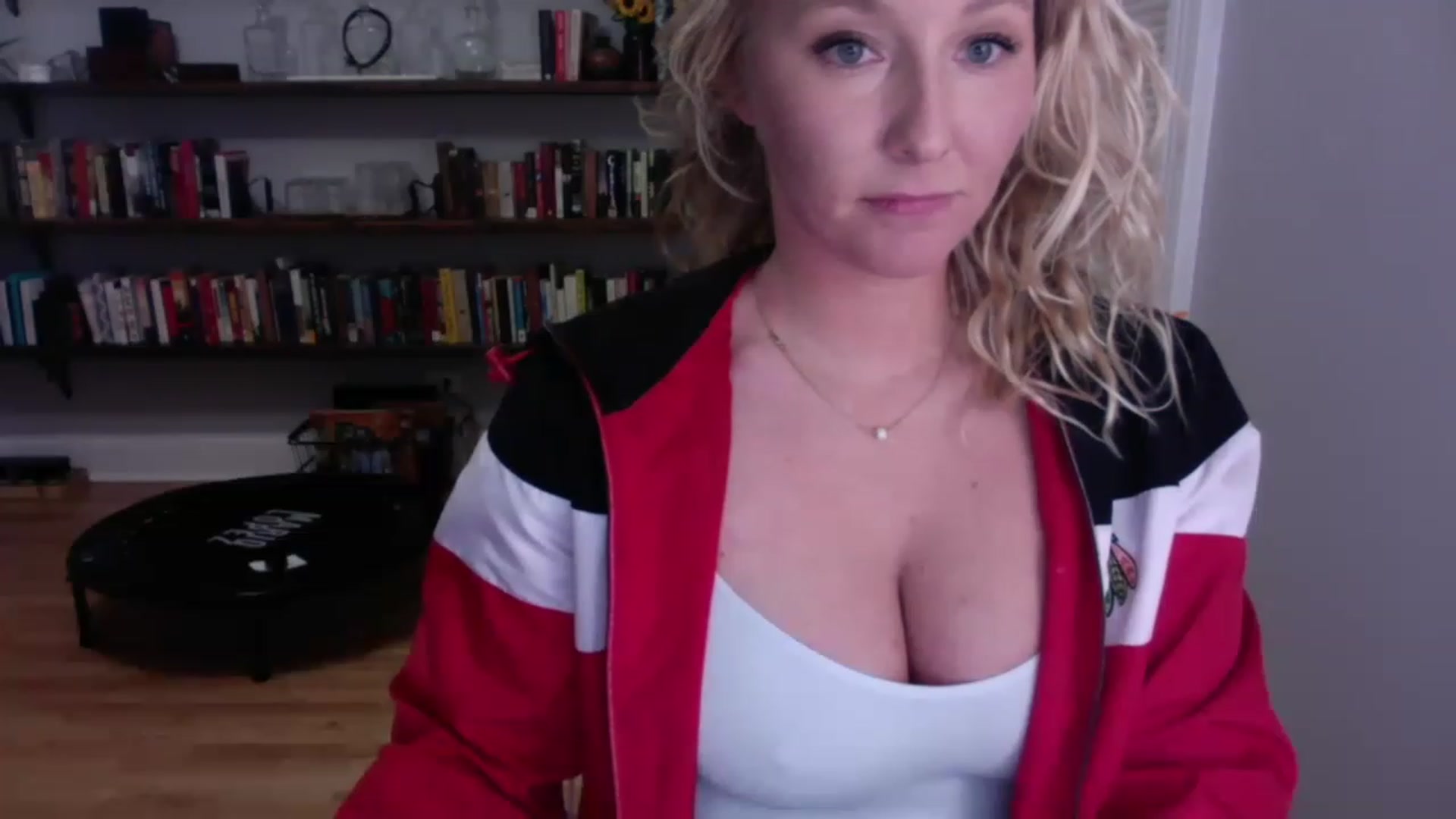 Gallery image thumbnail from BendyBlonde1's myfreecams stream on, 01/05/2023, 04:34 image 6 of 20
