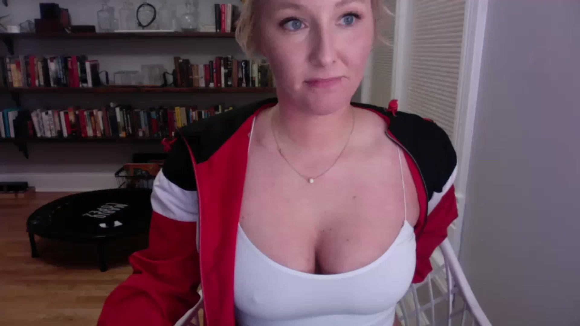 Gallery image thumbnail from BendyBlonde1's myfreecams stream on, 01/05/2023, 04:34 image 8 of 20